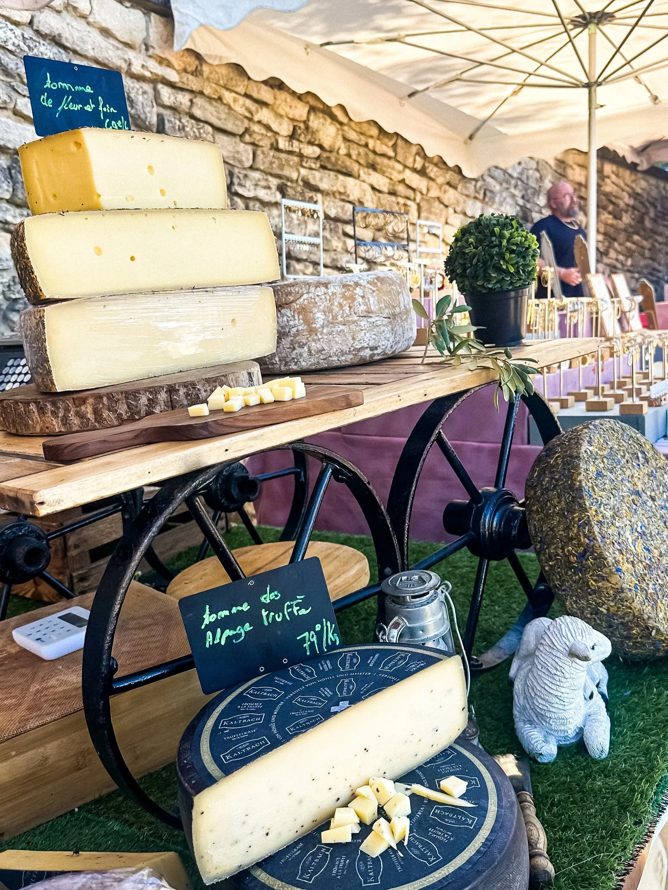 wander-senses-bonnieux-provence-village-open-air-market-local-cheese.jpg