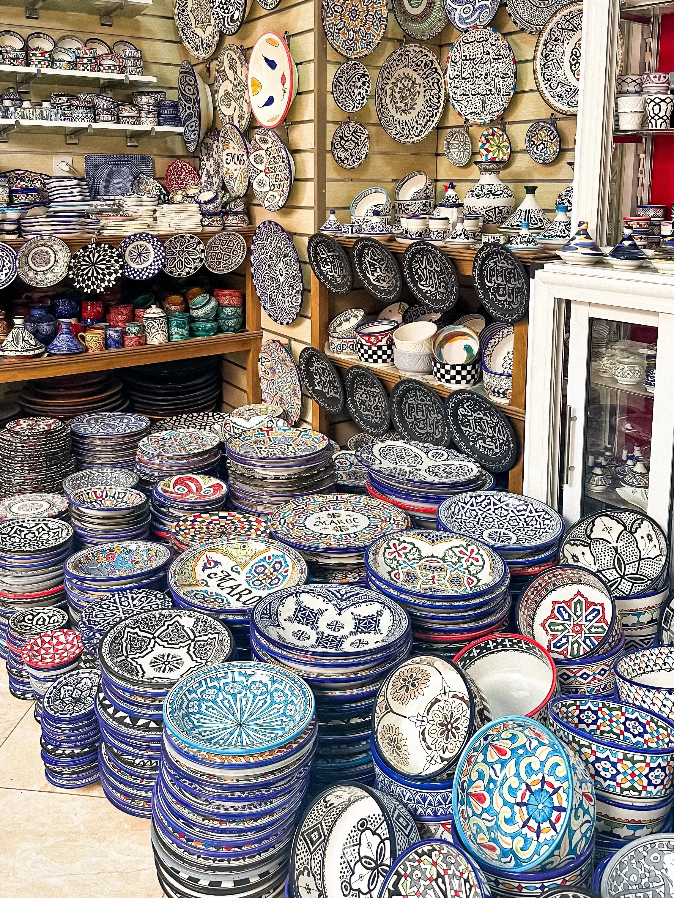 wander-senses-marrakech-souk-stores-ceramics.jpg