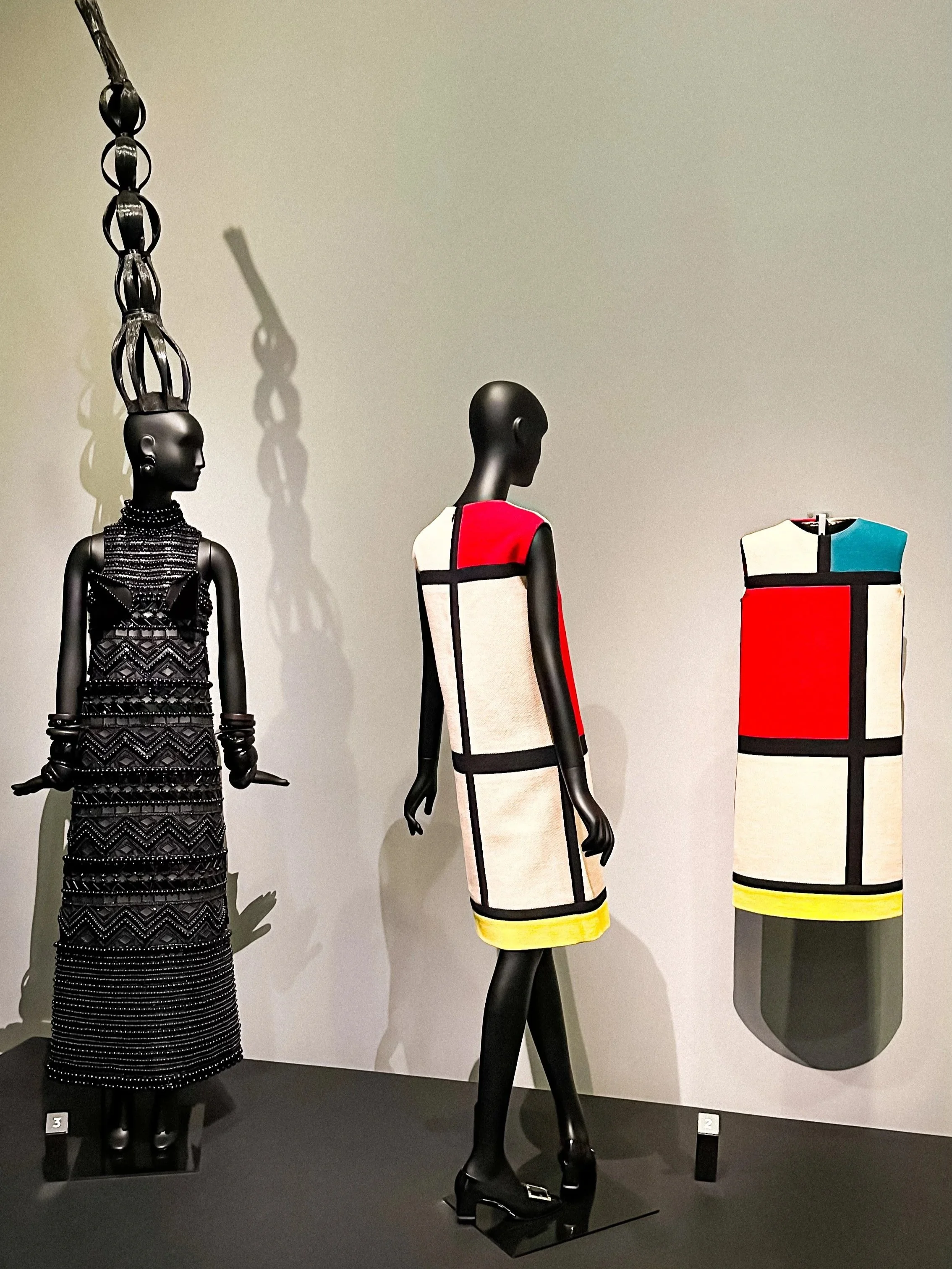 wander-senses-marrakech-yves-saint-laurent-museum-clothing-exibihtion.jpg