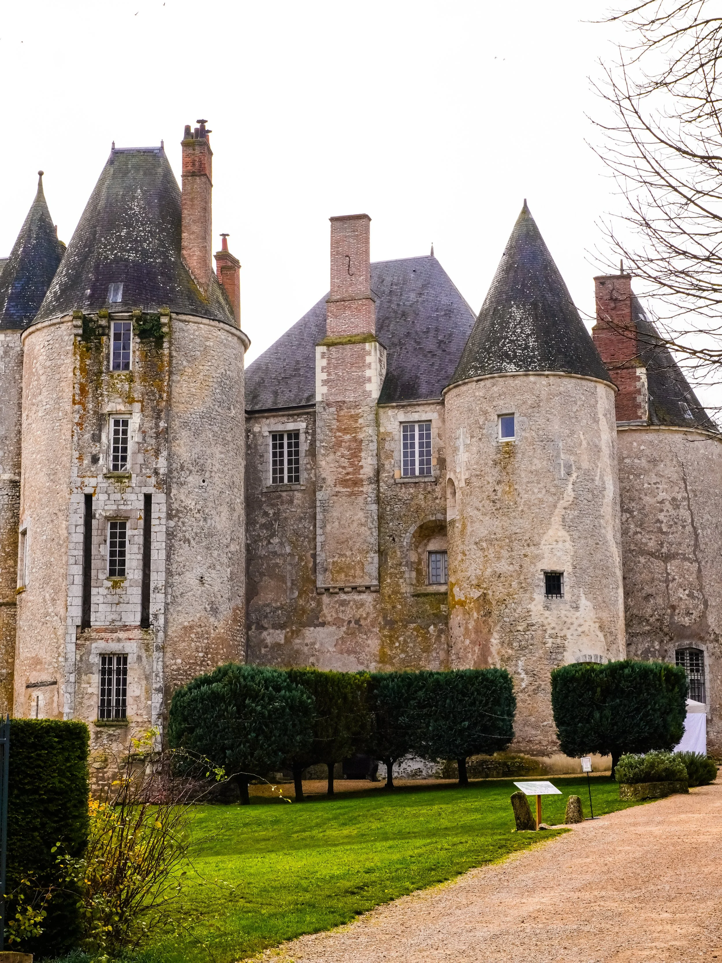 wander-senses-chateau-de-meung-su-loire.png