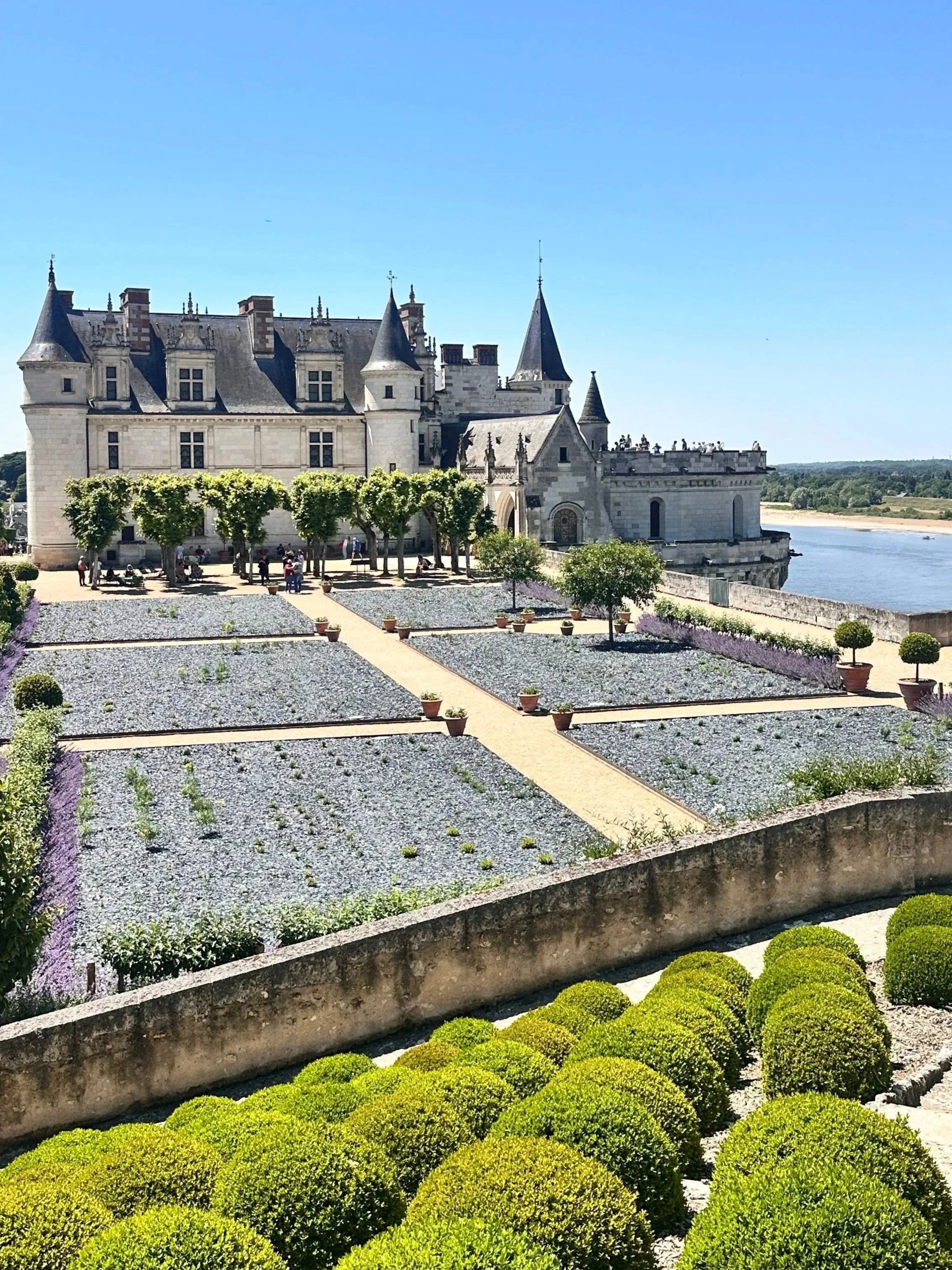 wander-senses-gardens-of-chateau-amboise-france.jpg