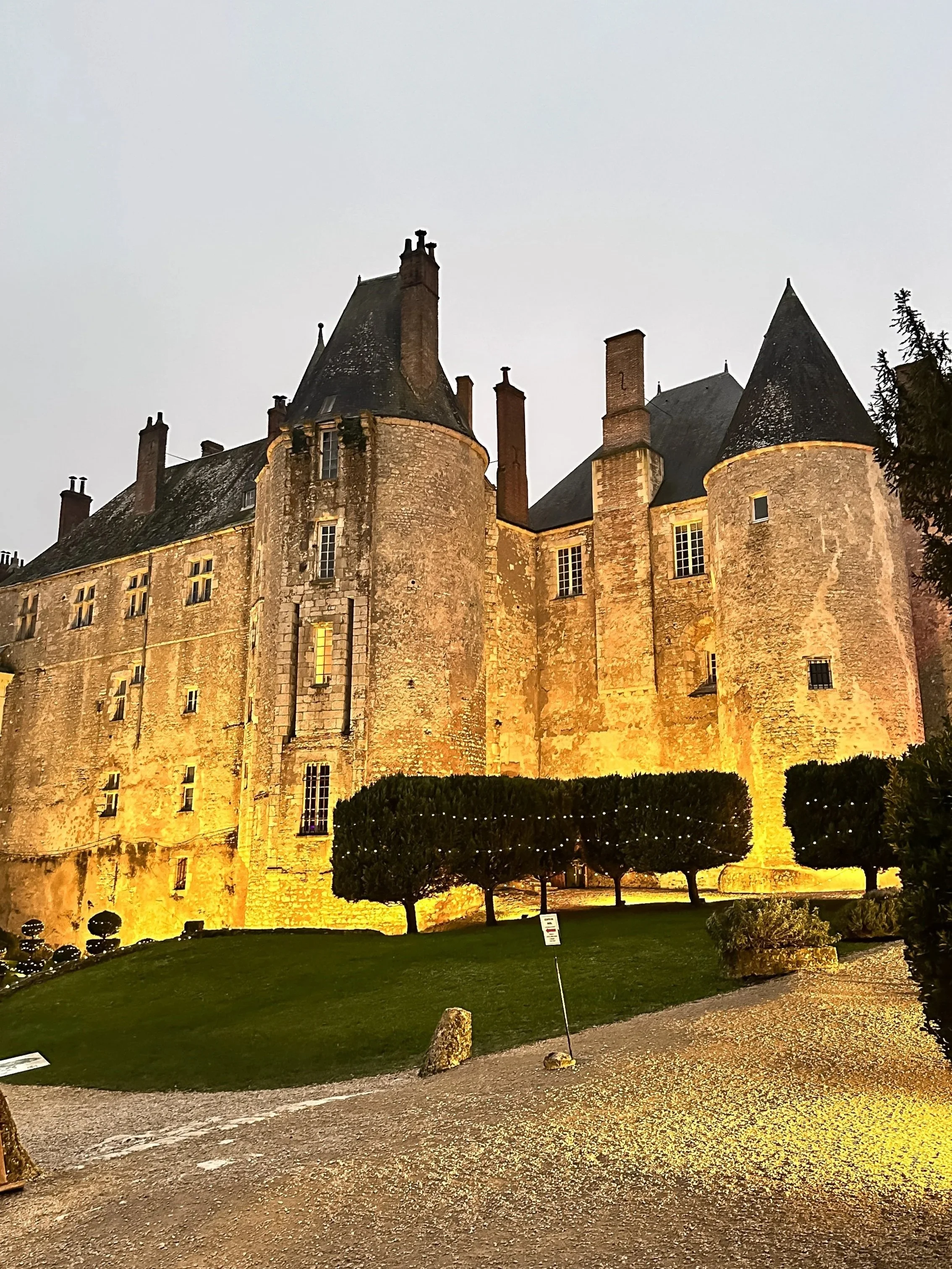 wander-senses-chateau-de-meung-sur-loire.jpg