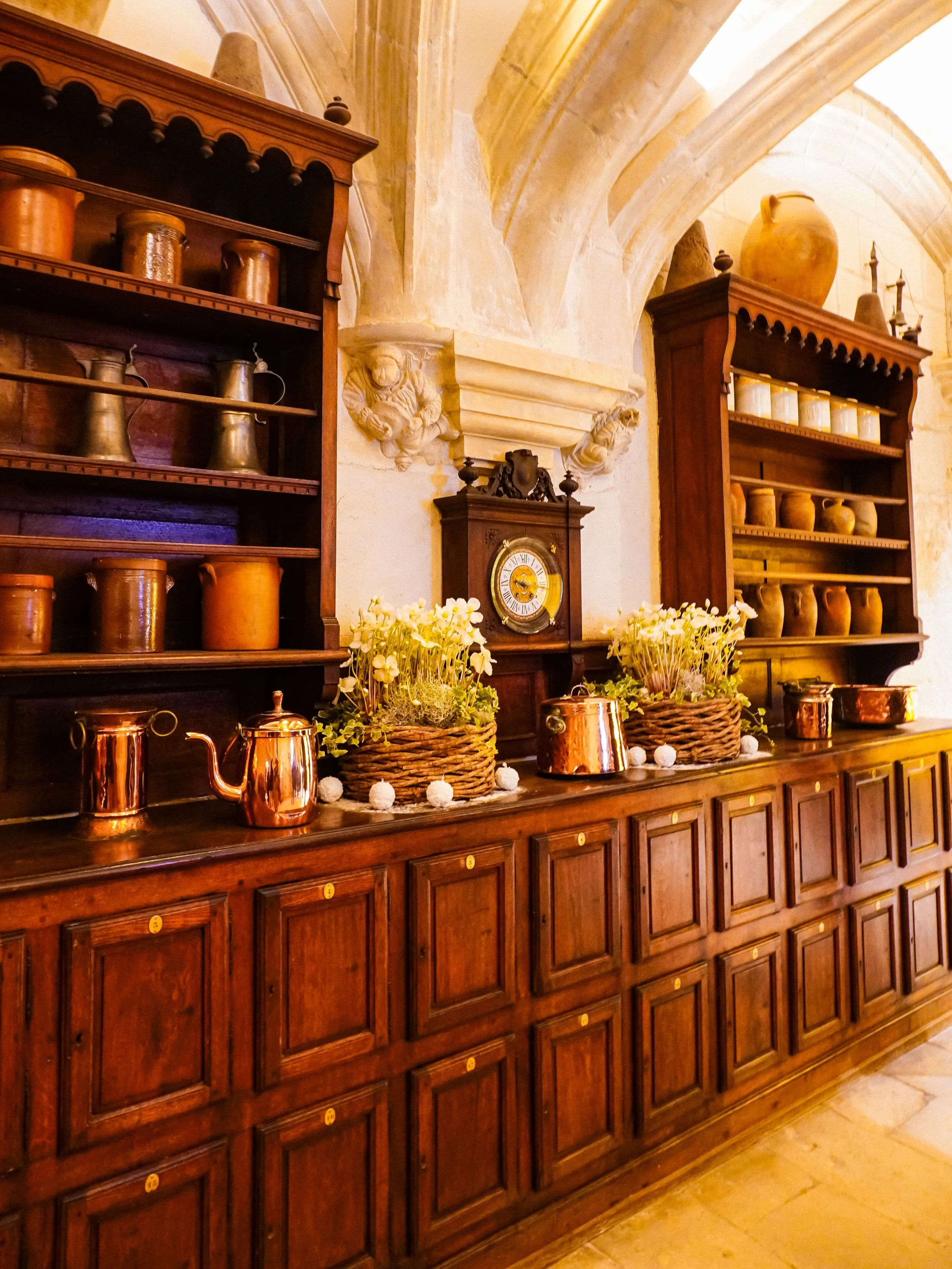 wander-senses-chateau-chenonceau-kitchen-interiors-france.png