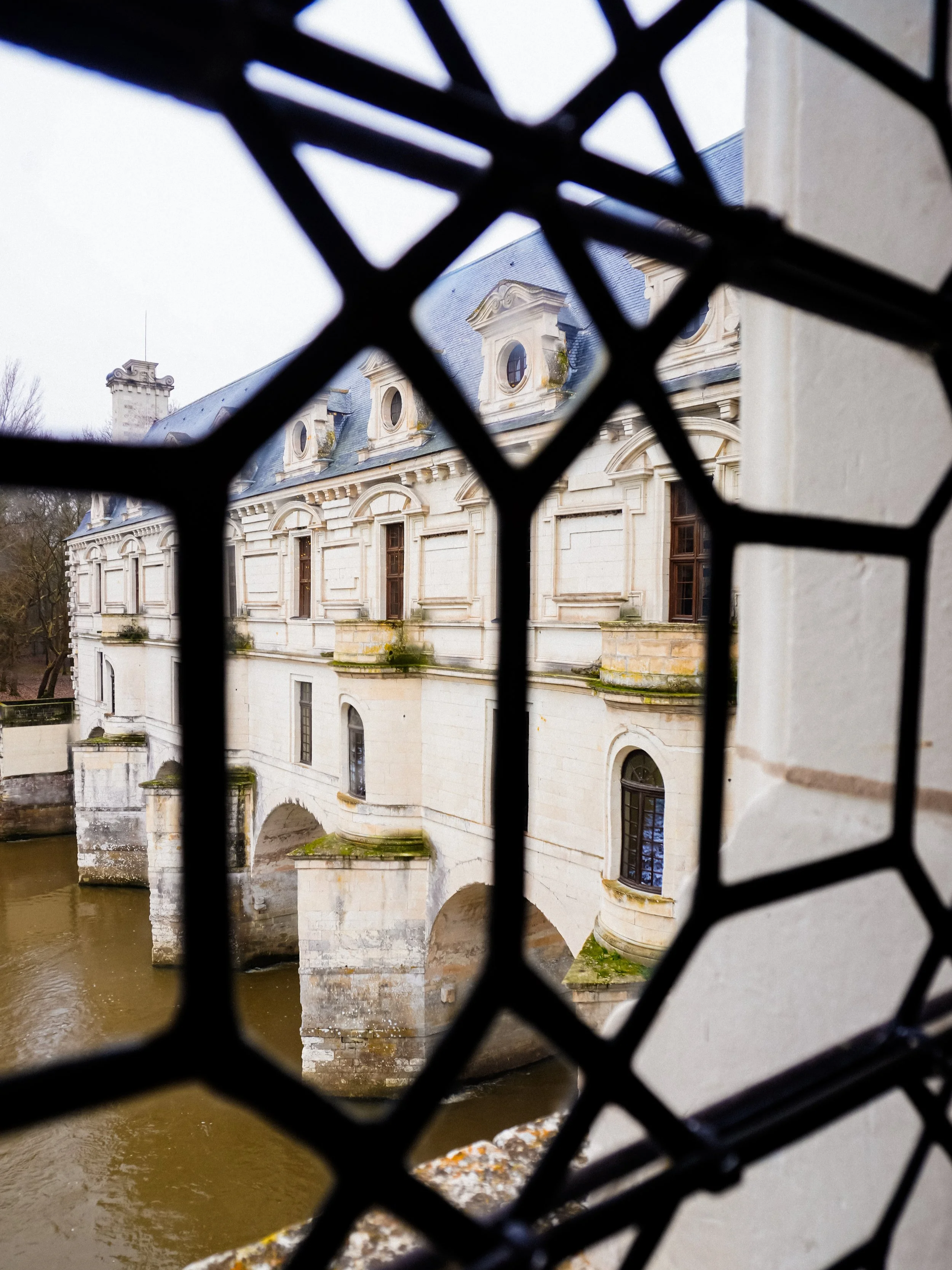 wander-senses-chateau-chenonceau-interiors-france.png
