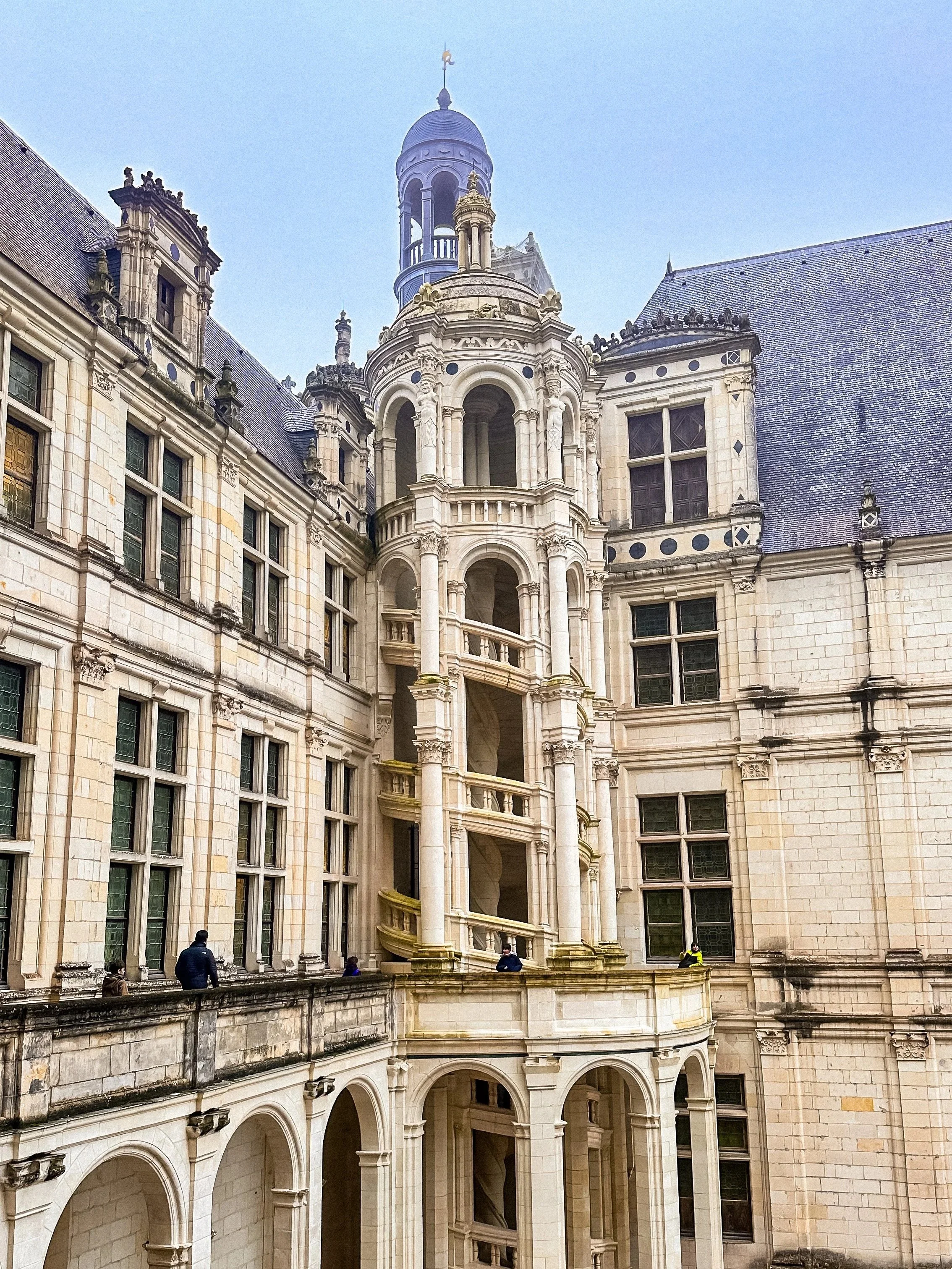 wander-senses-chateau-de-chambord-france.jpg
