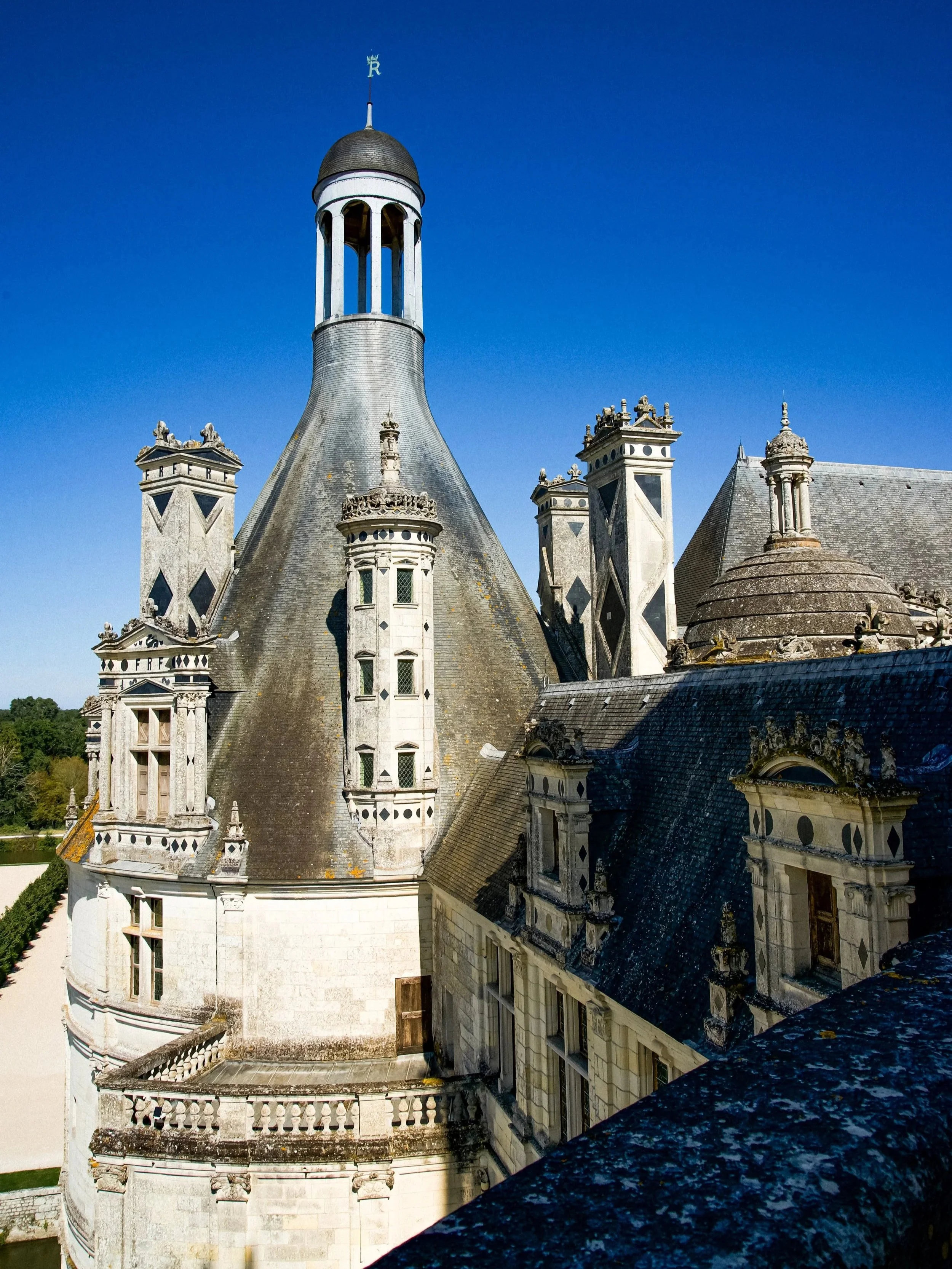 wander-senses-chateau-de-chambord-france.jpg