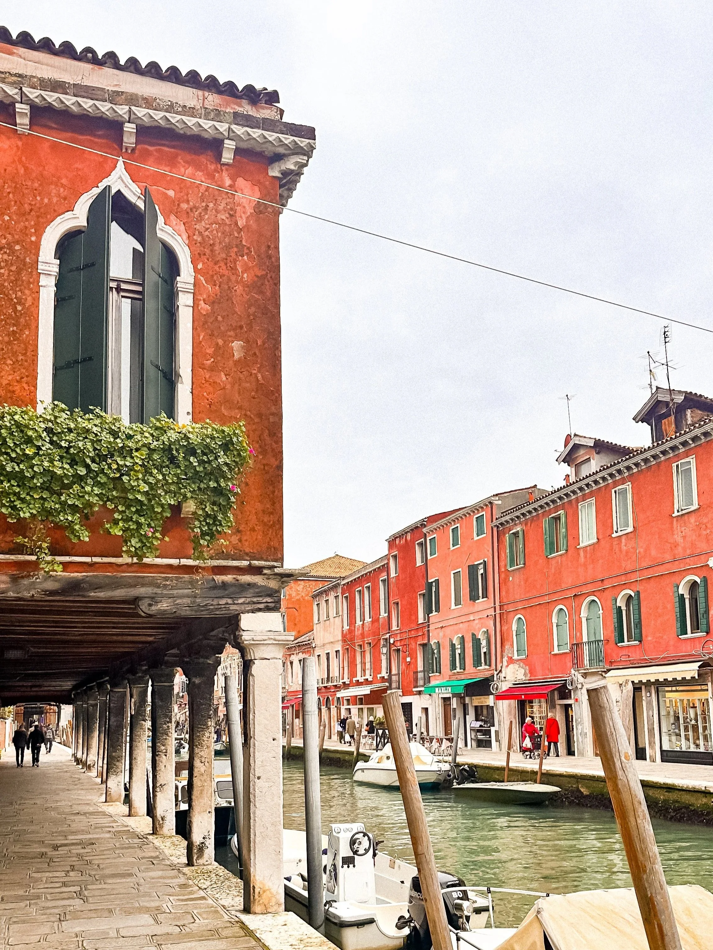 wander-senses-murano-canals-with-colorful-terracota-buildings.jpg