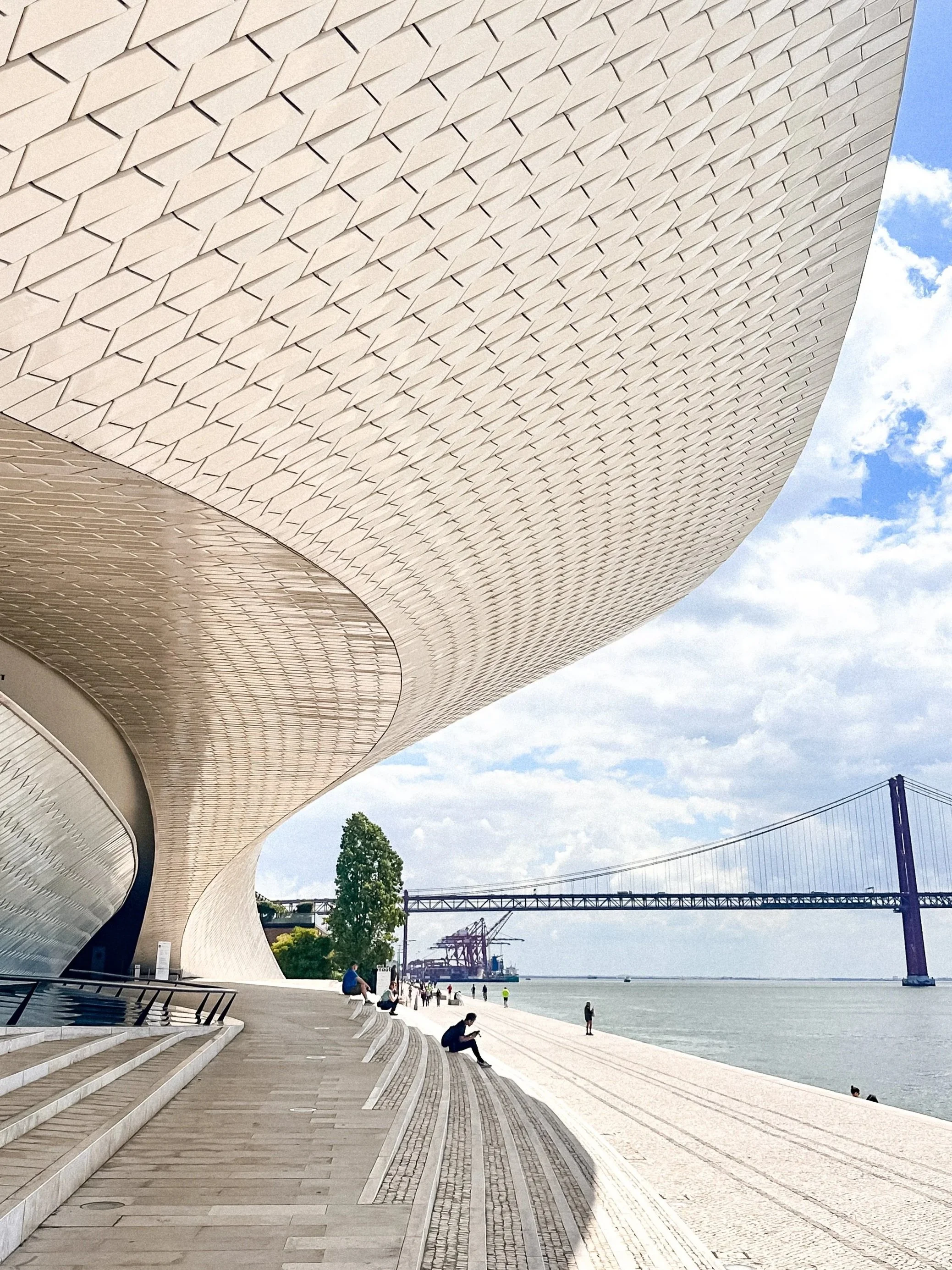 wander-senses-maat-museum-lisbon-contemporary-art-sculputure-facede-lisbon.jpg