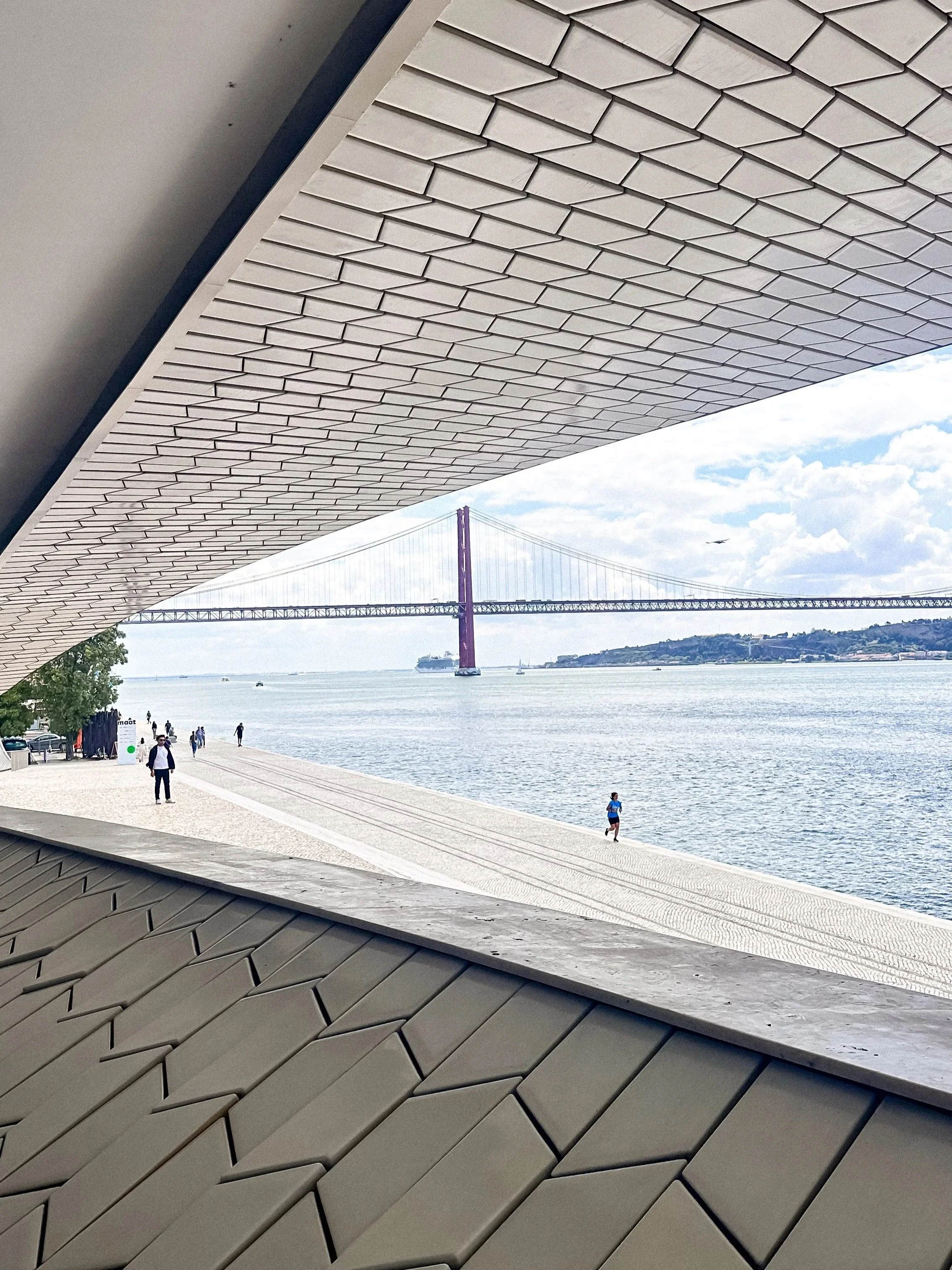 wander-senses-maat-museum-contemporary-art-external-view-tejo-river.jpg