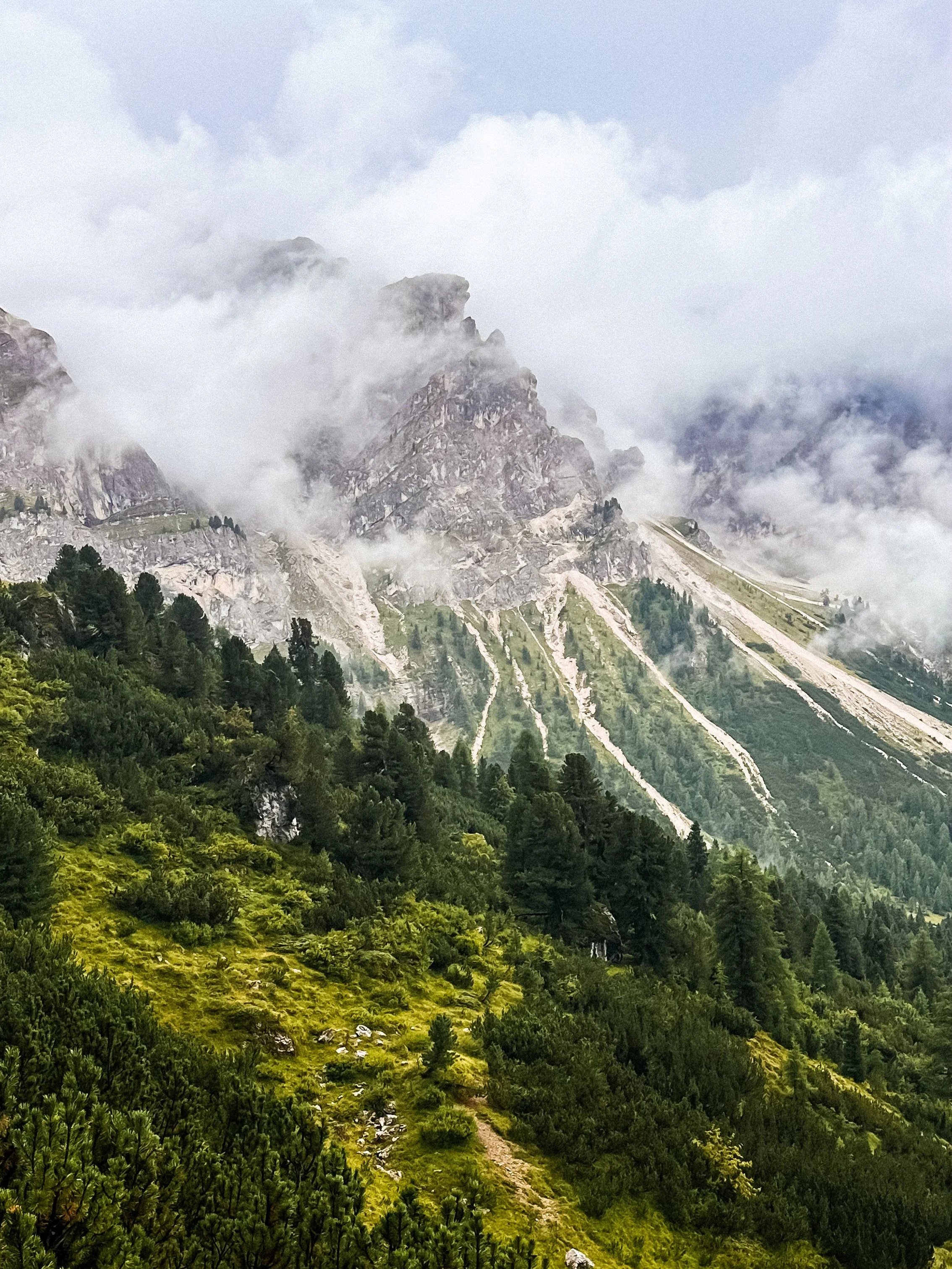 wander-senses-passo-delle-erbe-dolomites-italy.jpg