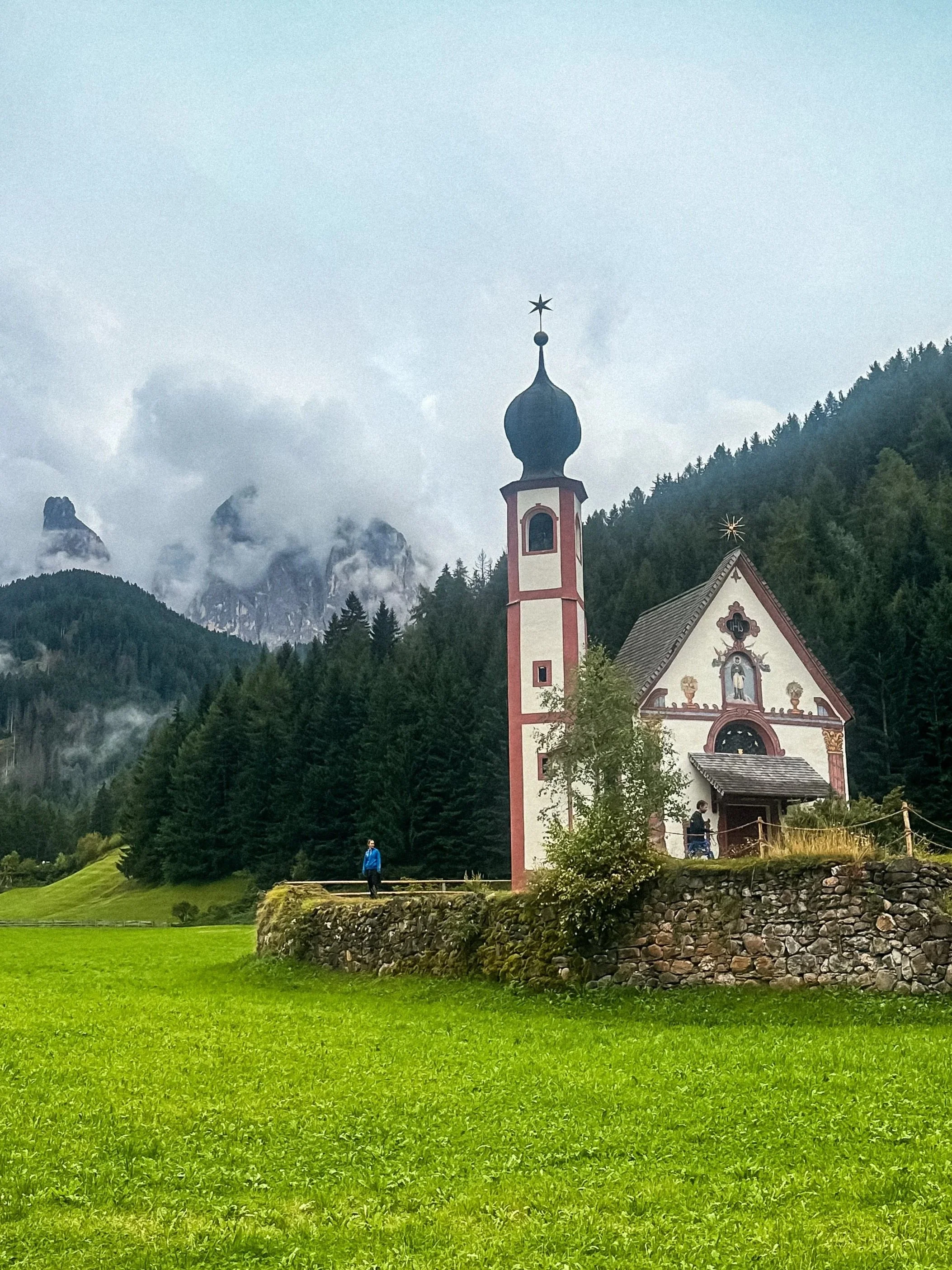 wander-senses-val-di-funes-church-dolomites-italy.jpg