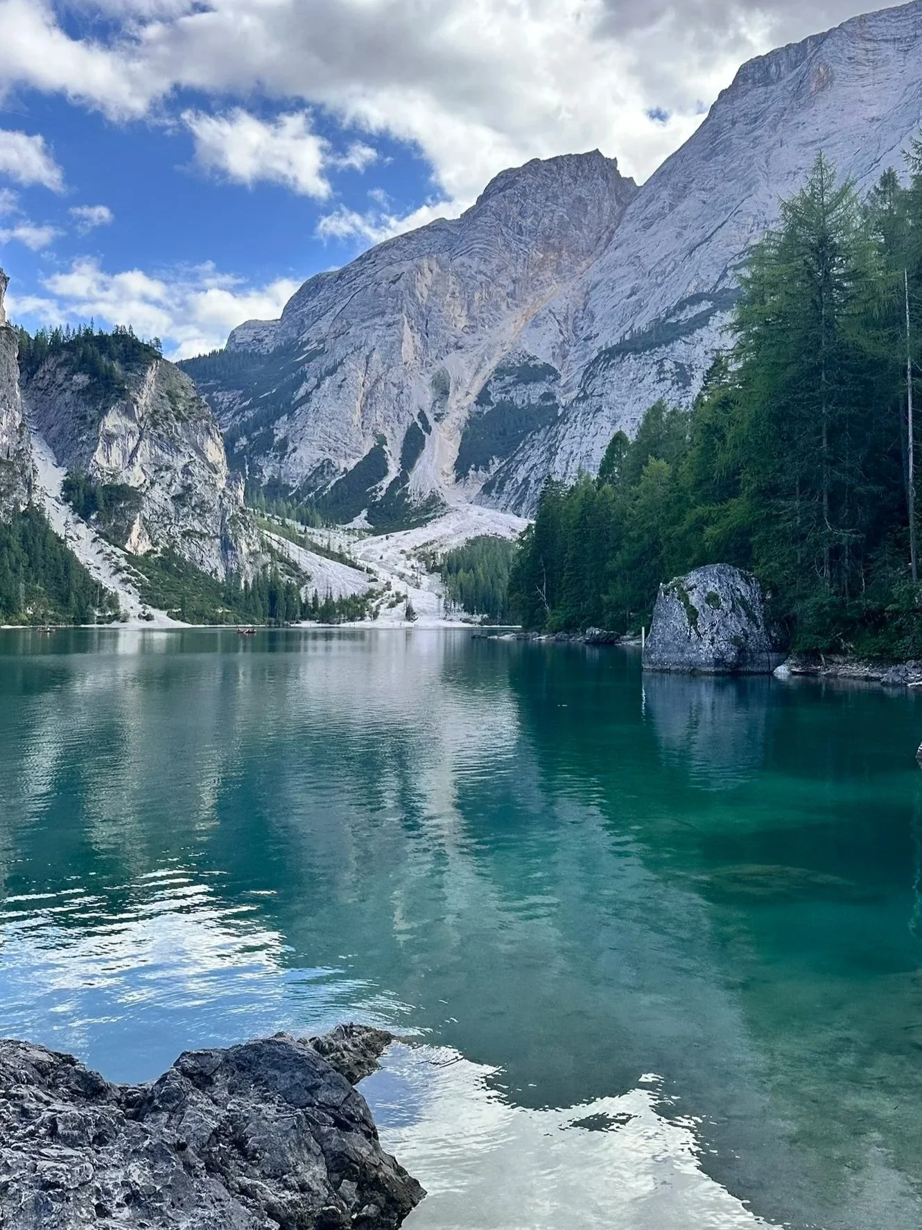 wander-senses-lago-di-braies-dolomites-italy.jpg