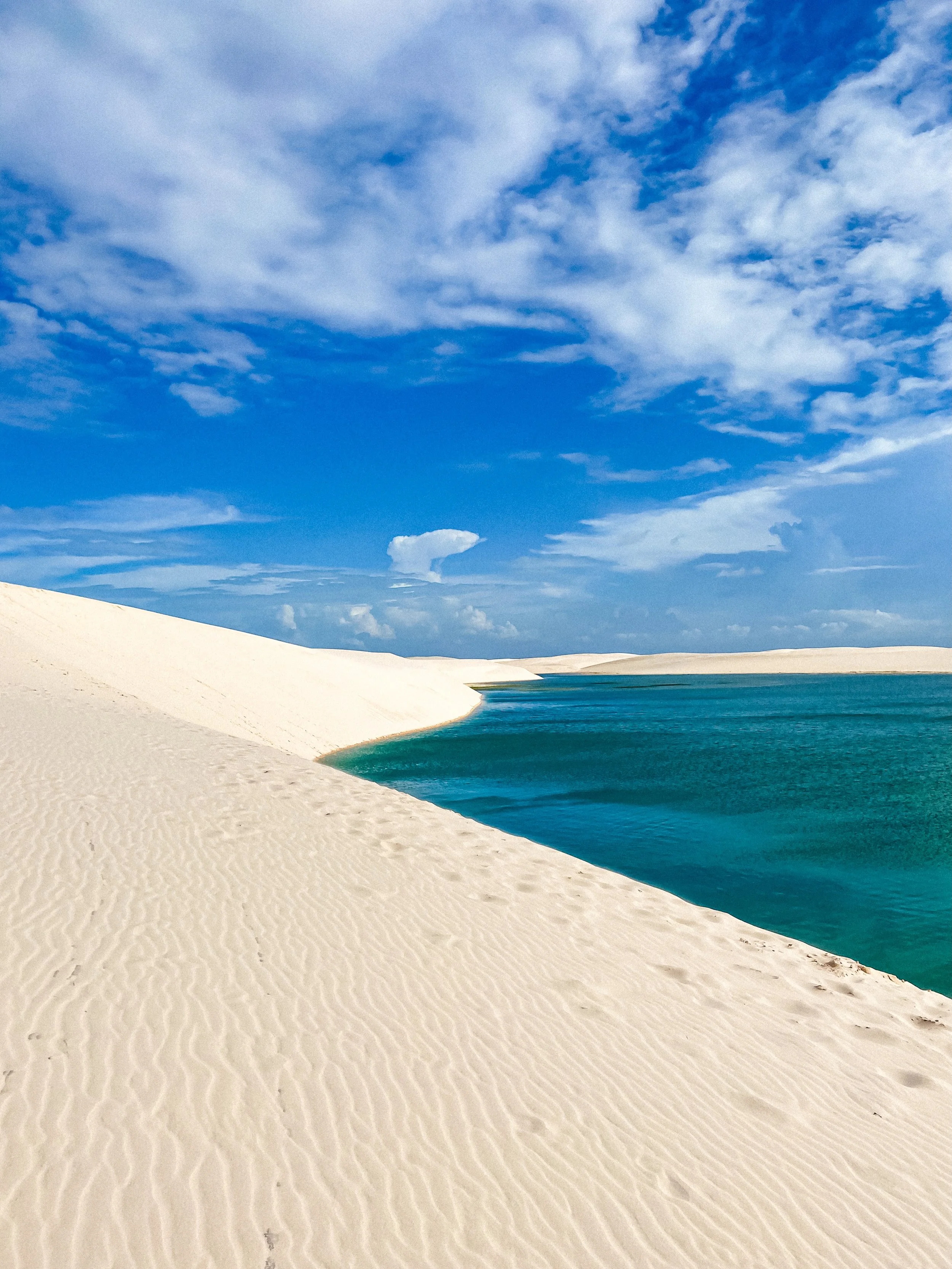 The beauty of Brazil will never stop impressing me. And Len&ccedil;&oacute;is Maranhenses is definitely one of those places I&rsquo;ll never forget.

Endless dunes, crystal clear lagoons, silence, and landscapes that don&rsquo;t quite look real when 
