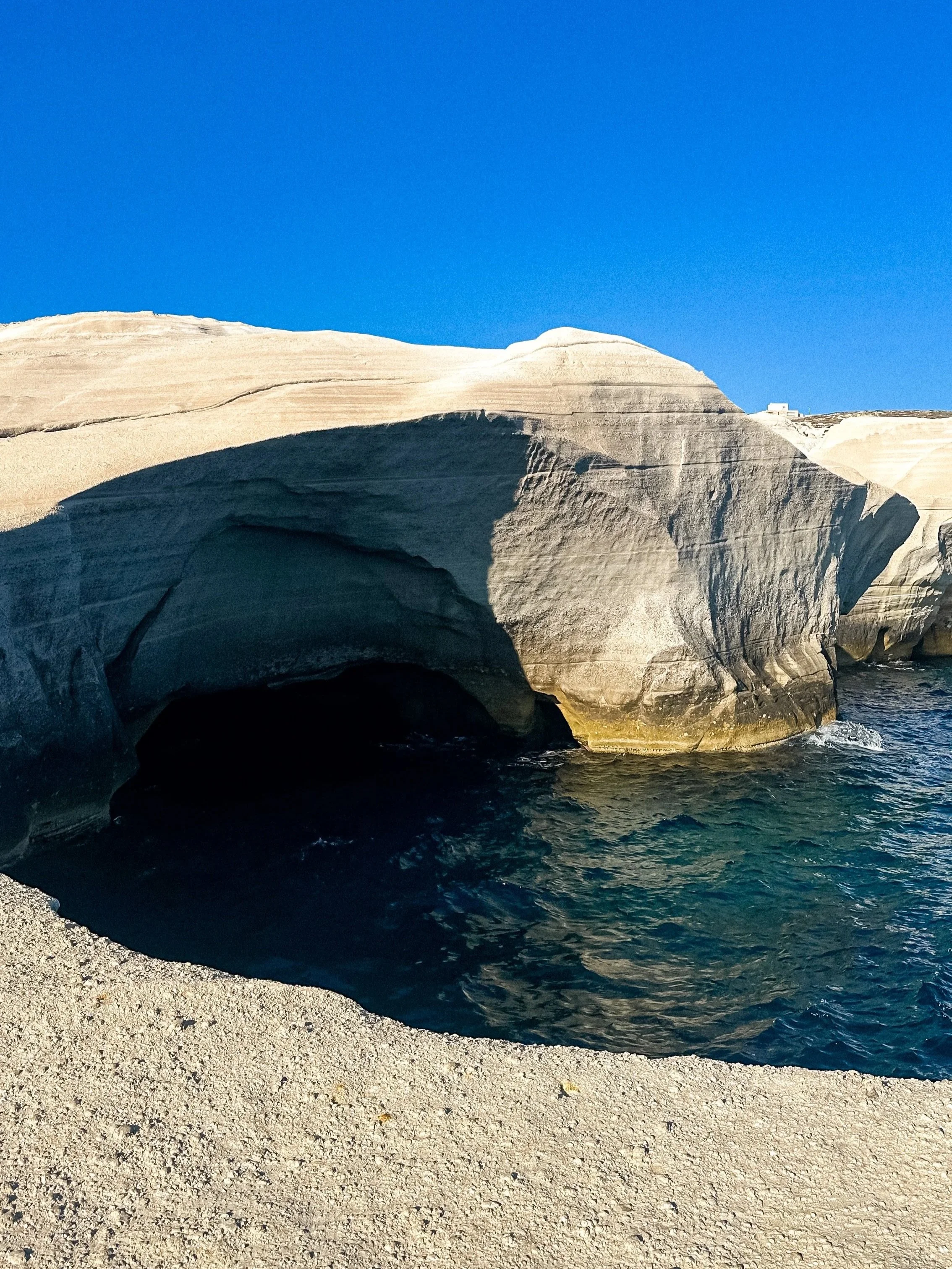 wander-senses-milos-sarakiniko-beach-10.jpg