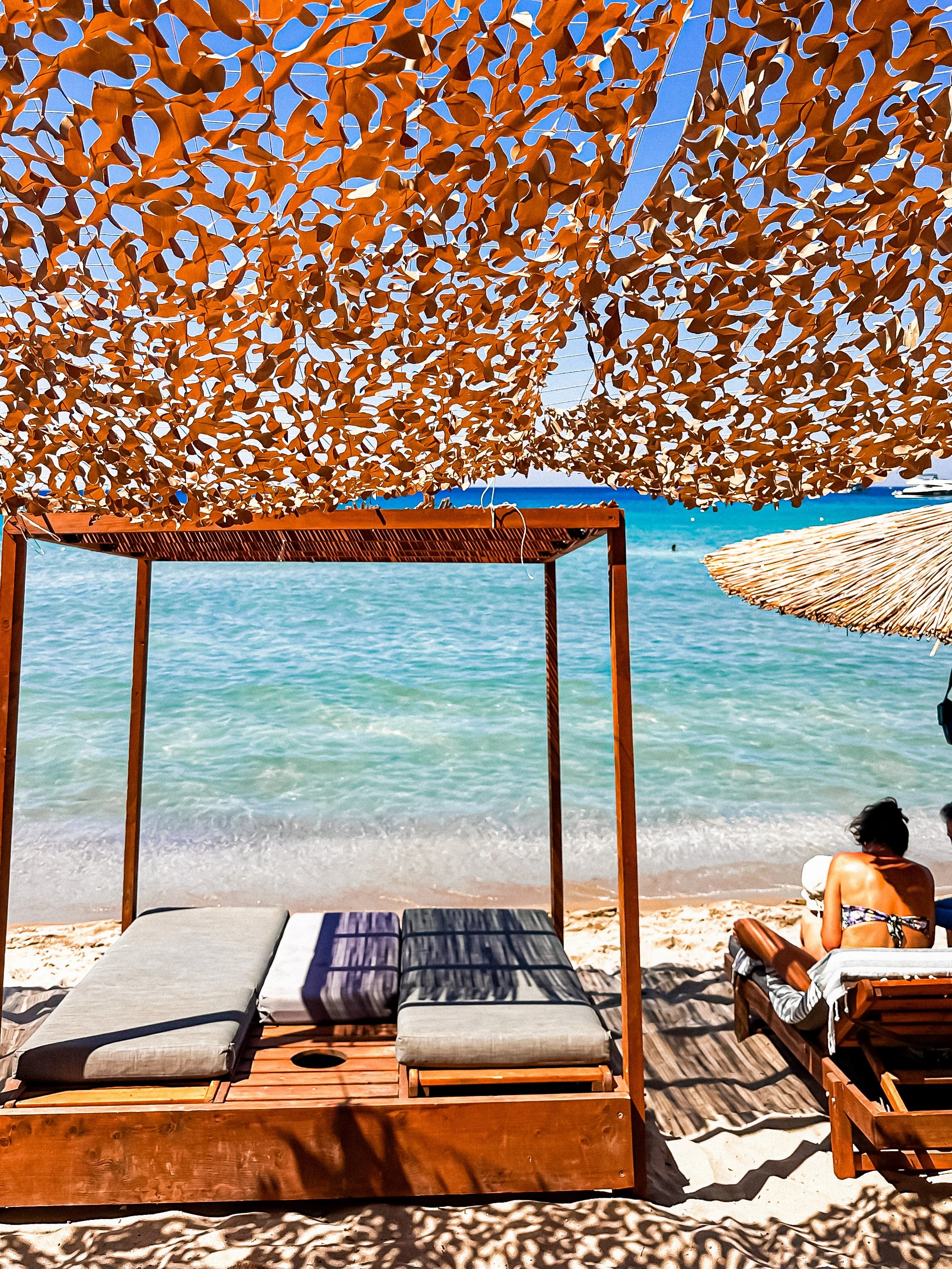 wander-senses-milos-Fyriplaka-beach-03.png
