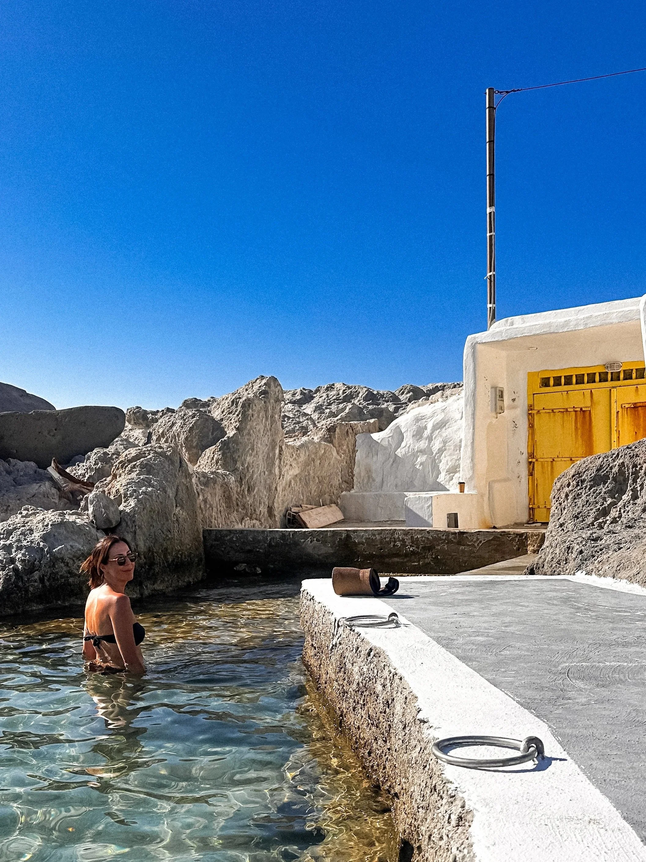 wander-senses-milos-mandrakia-village-fisherman-house.jpg