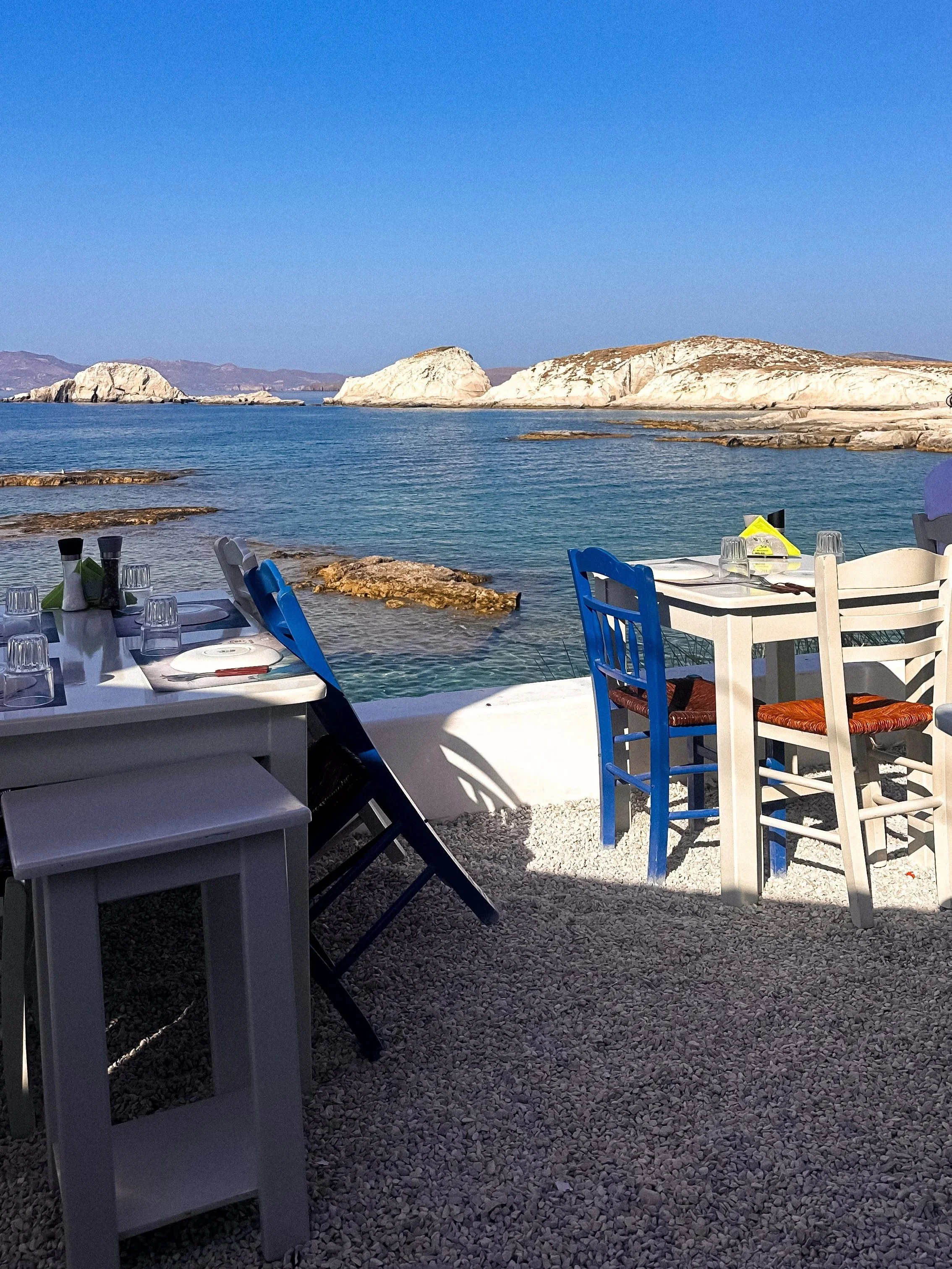wander-senses-milos-mandrakia-medusa-restaurant.jpg