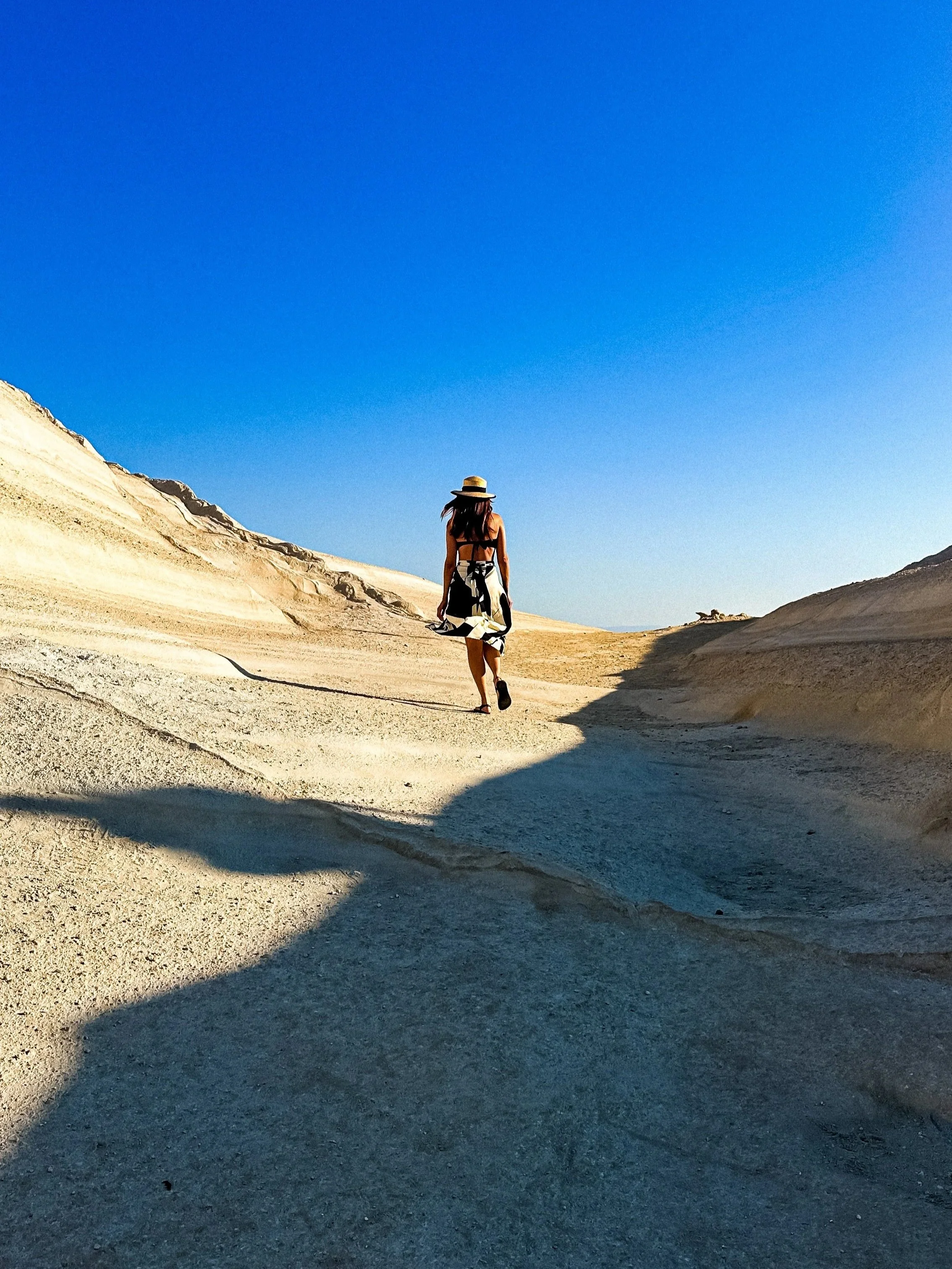 wander-senses-milos-sarakiniko-beach-09.jpg