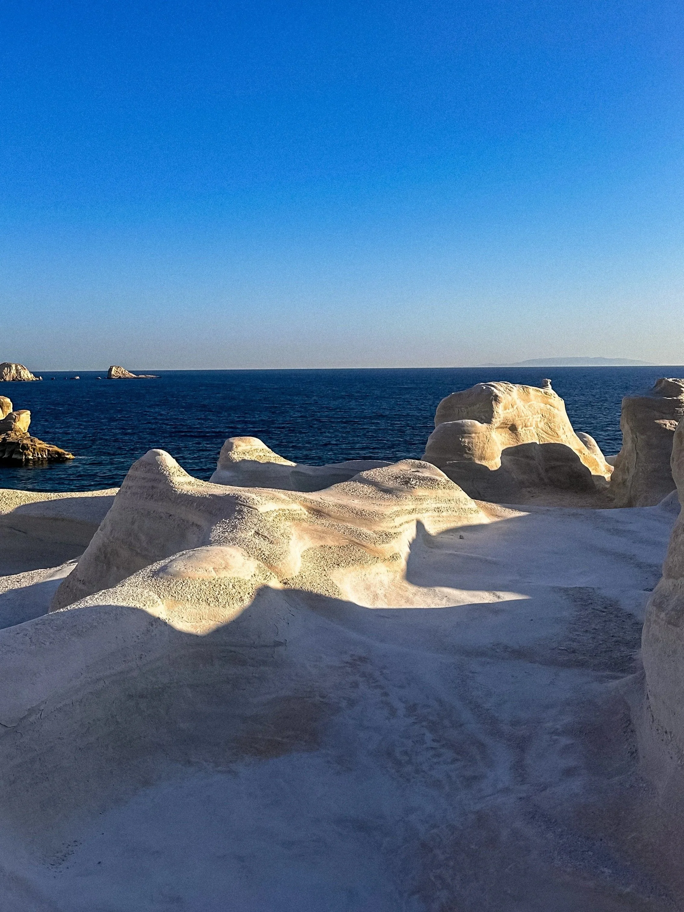 wander-senses-milos-sarakiniko-beach-02.jpg