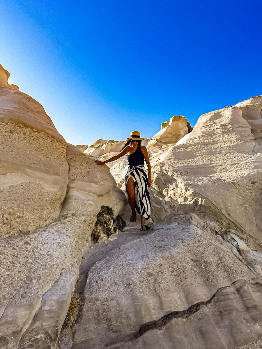 wander-senses-milos-sarakiniko-beach-15.png