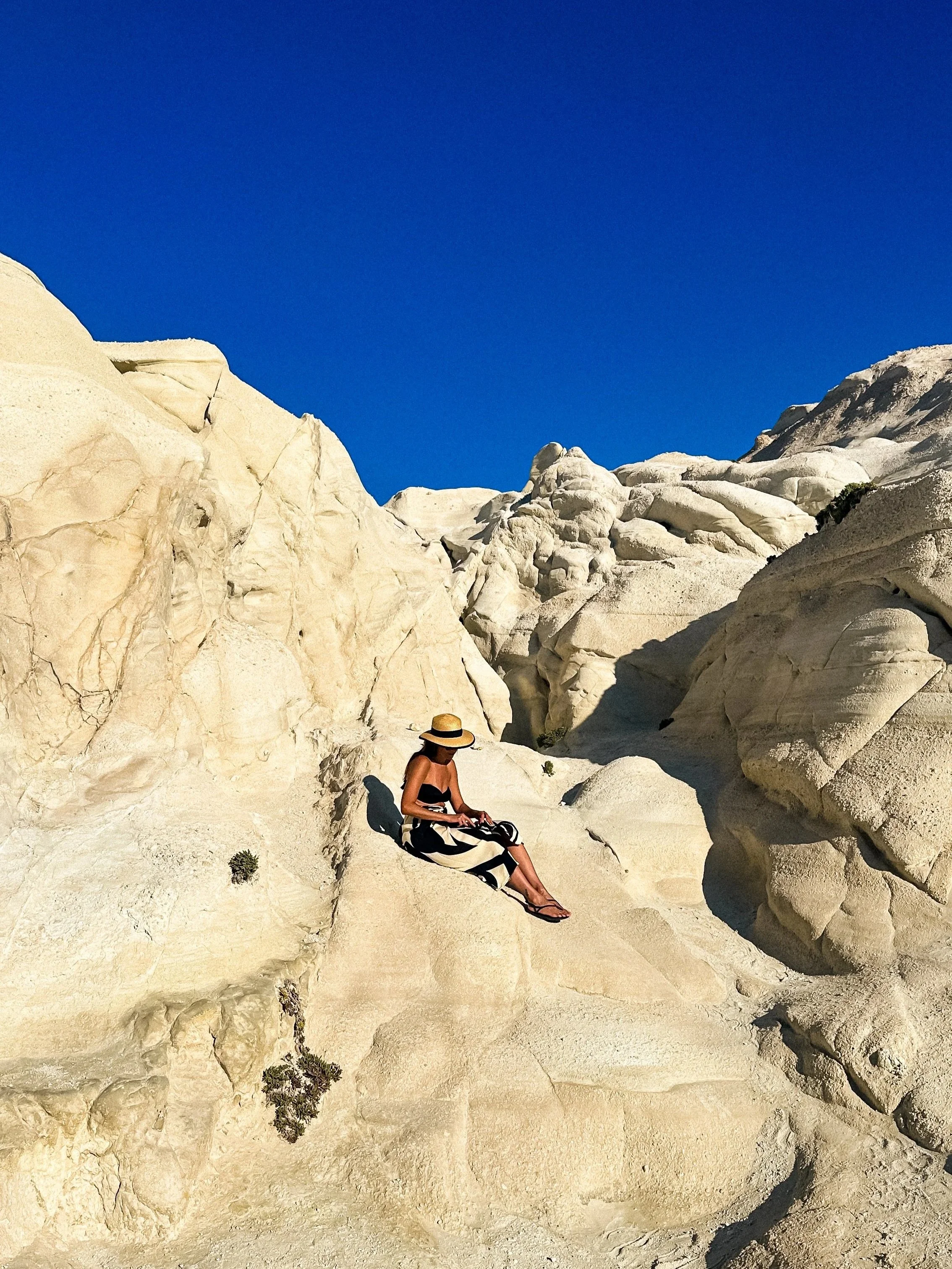 wander-senses-milos-sarakiniko-beach-07.jpg