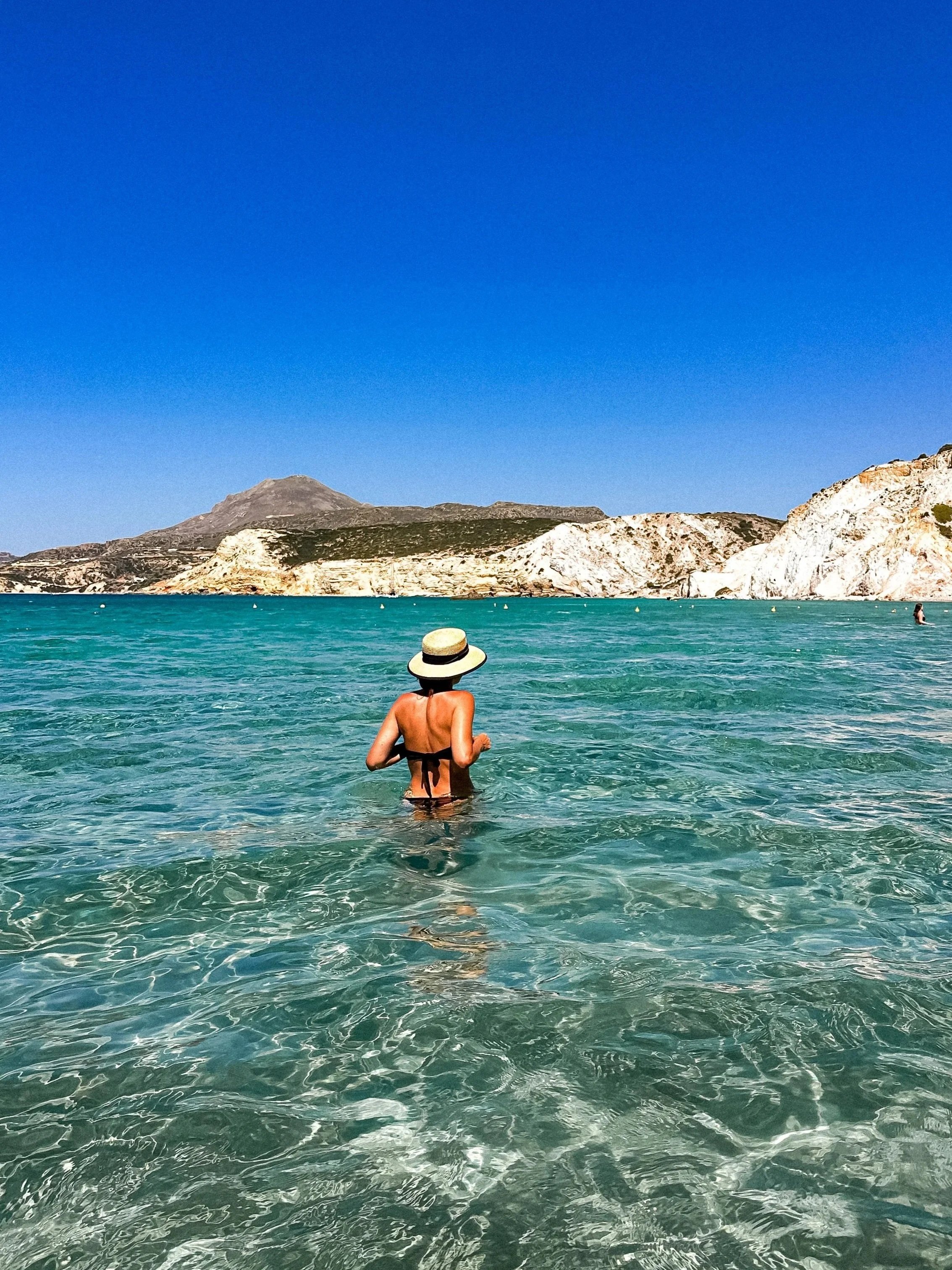 wander-senses-milos-Fyriplaka-beach-02.jpg