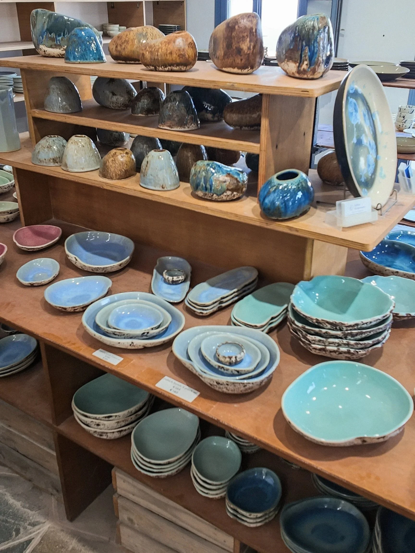 wander-senses-sifnos-pottery-shop.jpg