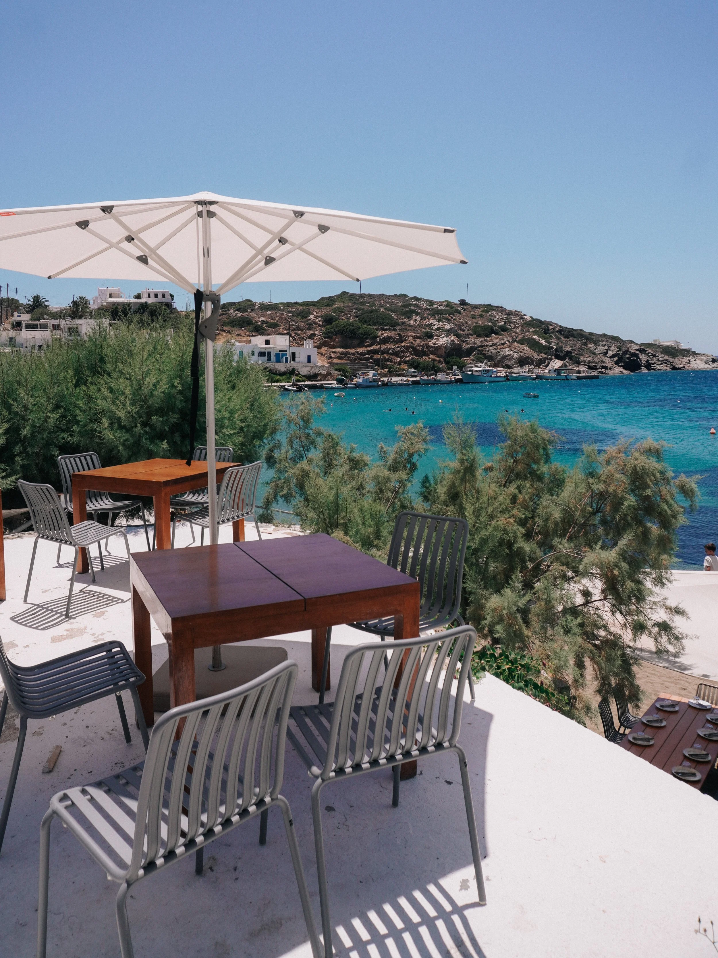 wander-senses-sifnos-seafront-restaurant-faros.png