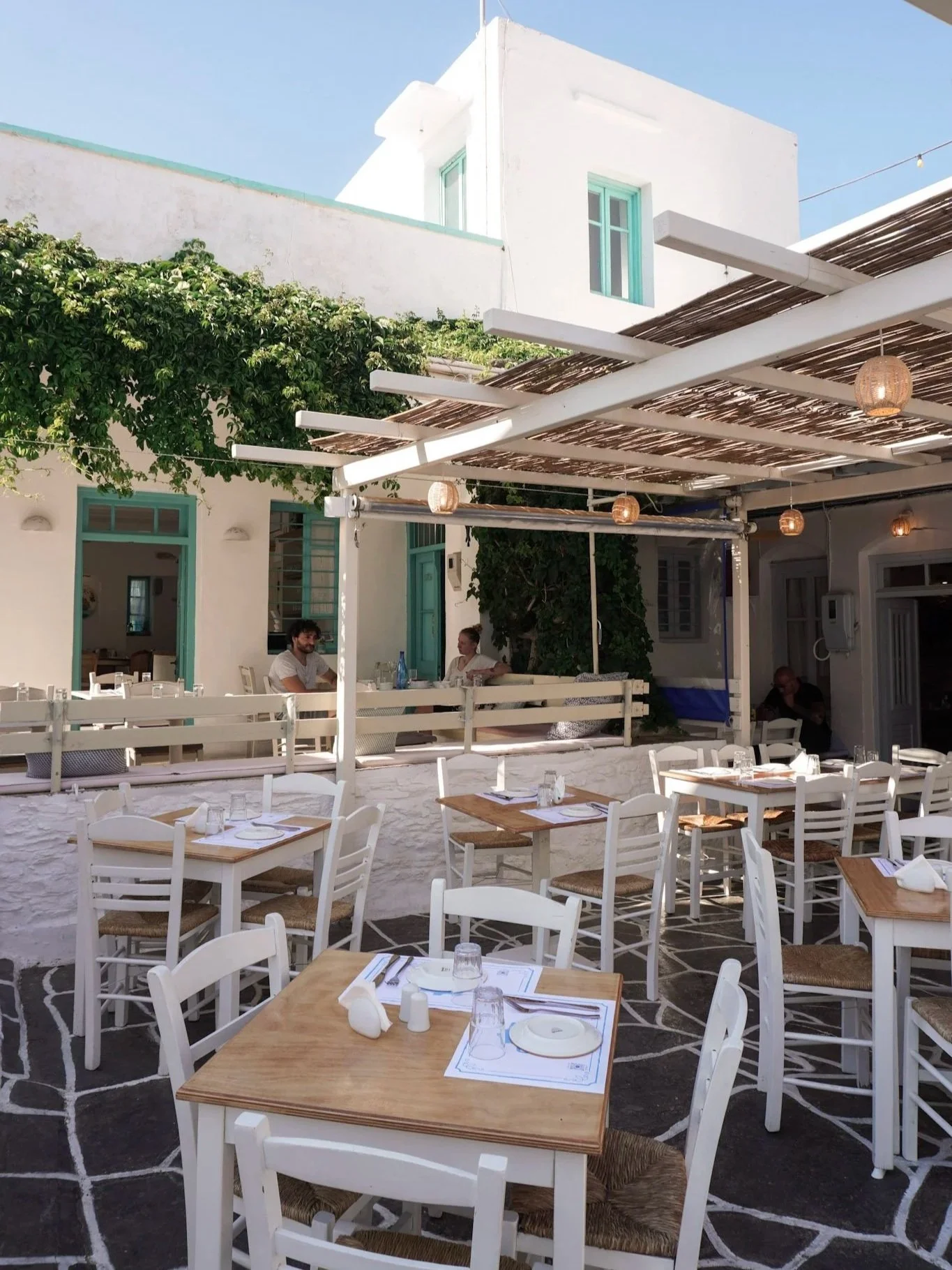 wander-senses-sifnos-appolonia-traditional-restaurants.jpg