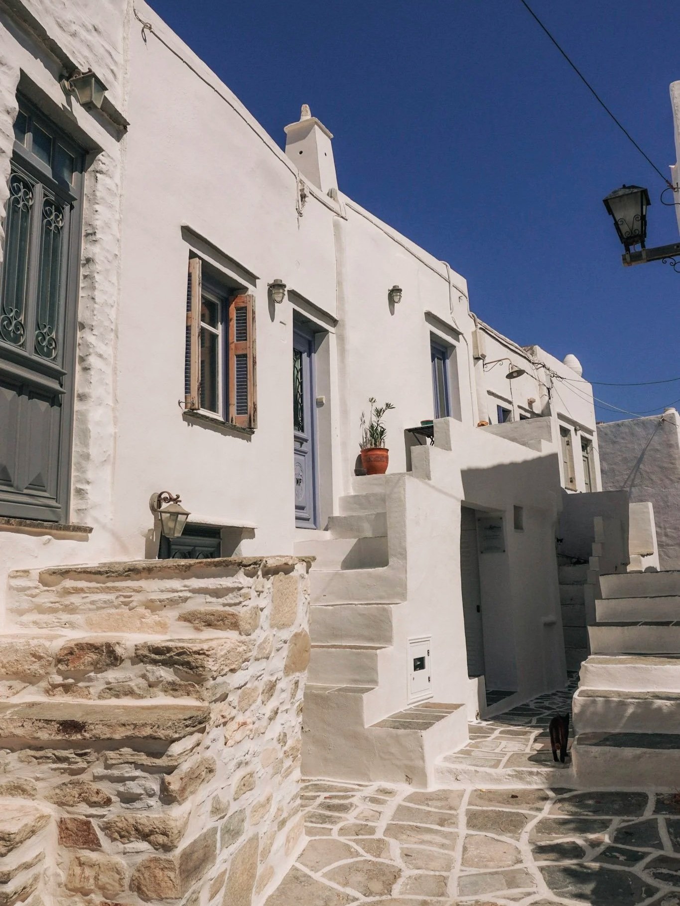 wander-senses-sifnos-kastro-white-houses.jpg
