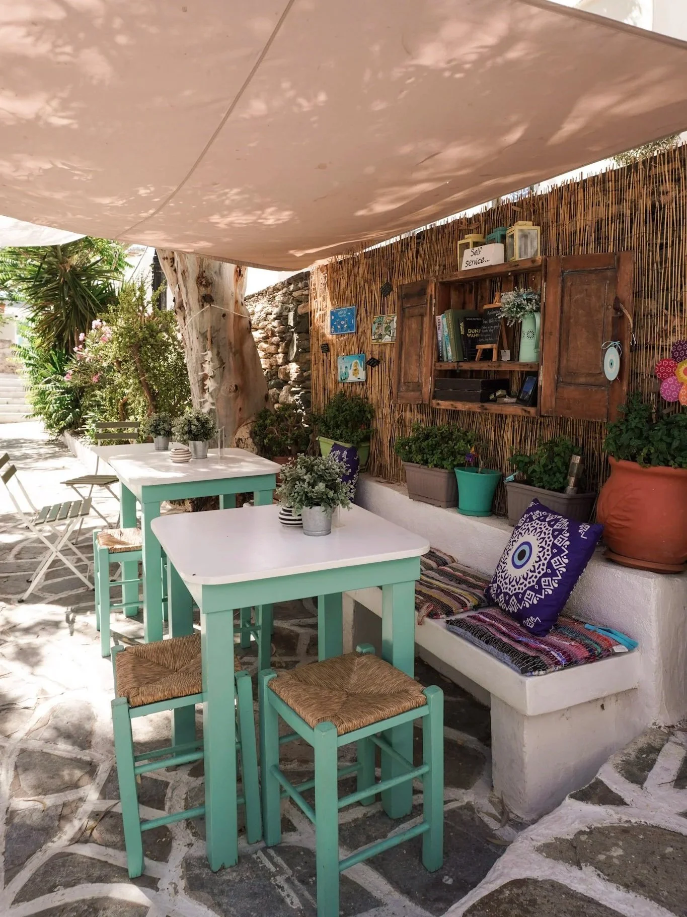 wander-senses-sifnos-kastro-hidden-alley.jpg