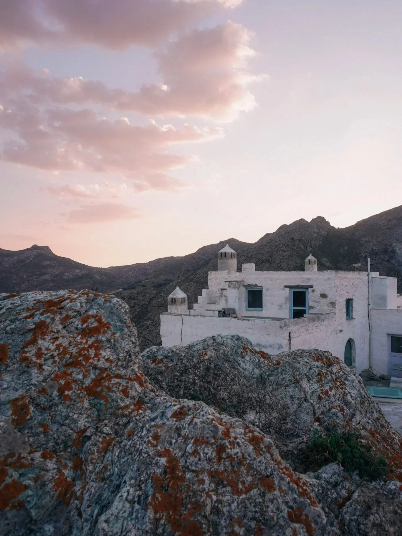 wander-senses-serifos-chora-at-sunset.jpg.jpg