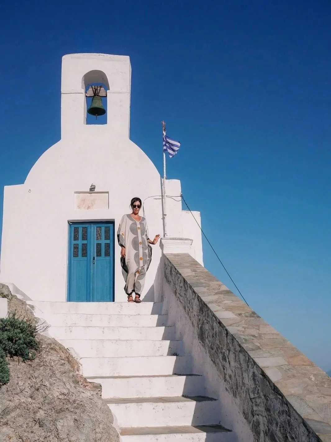 wander-senses-serifos-chora-Agios-Konstantinos-church.jpg