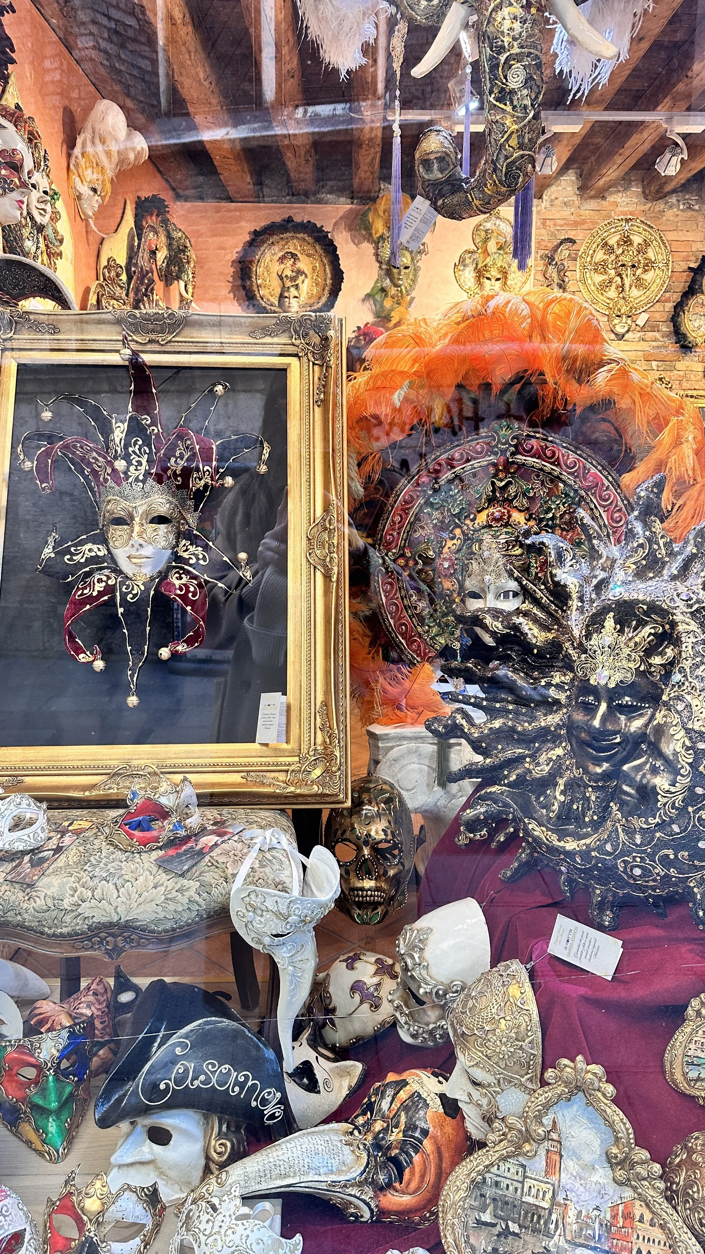 wander-senses-venice-carnival-masks.JPEG