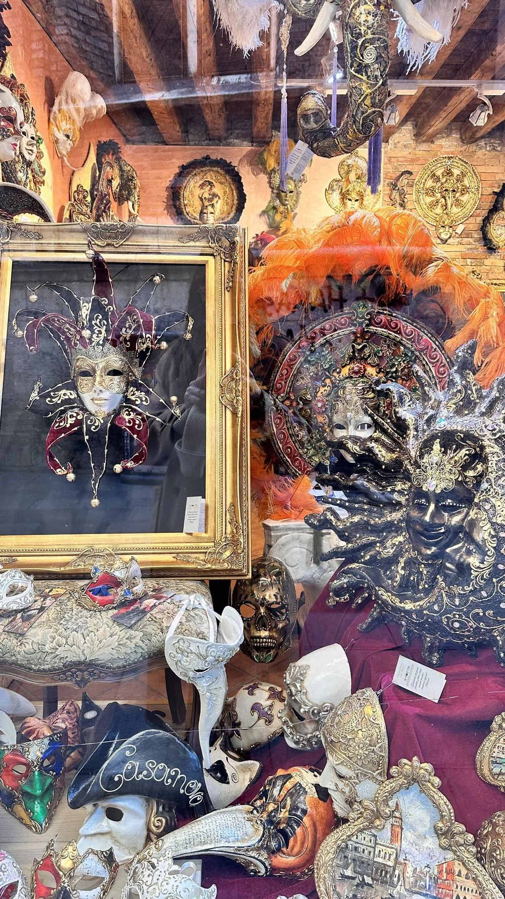 wander-senses-venice-carnival-masks.JPEG