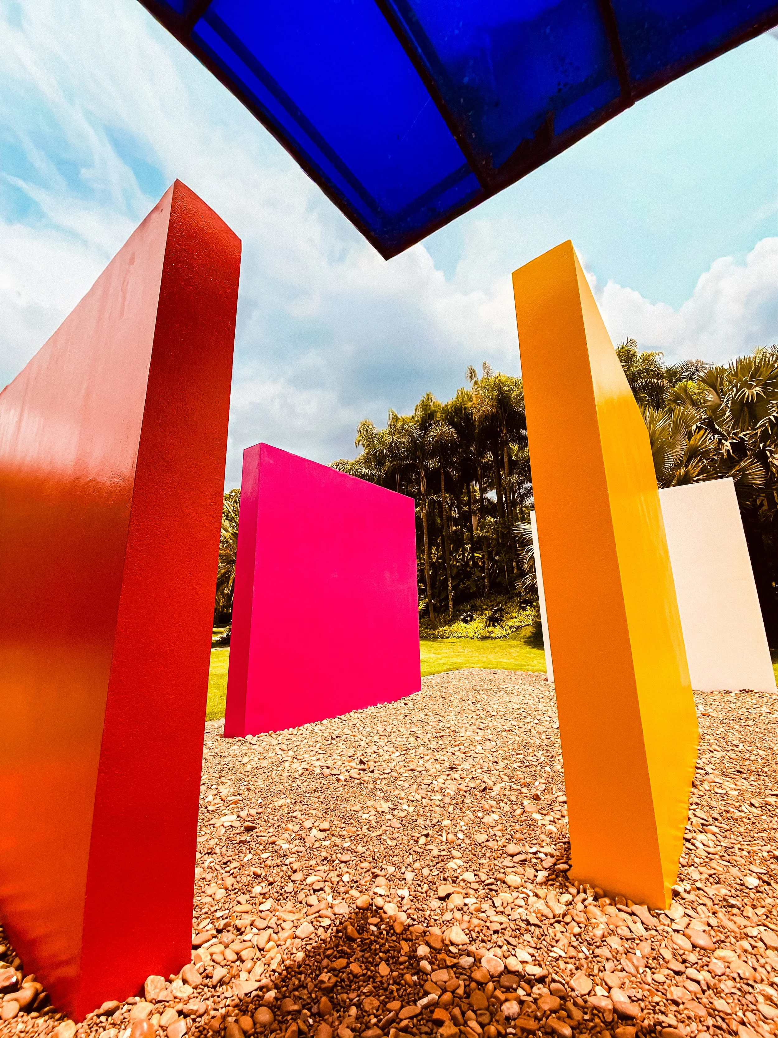 wander-senses-travel-inhotim-brazil-helio-oiticica-invencao-da-cor-installation.jpg