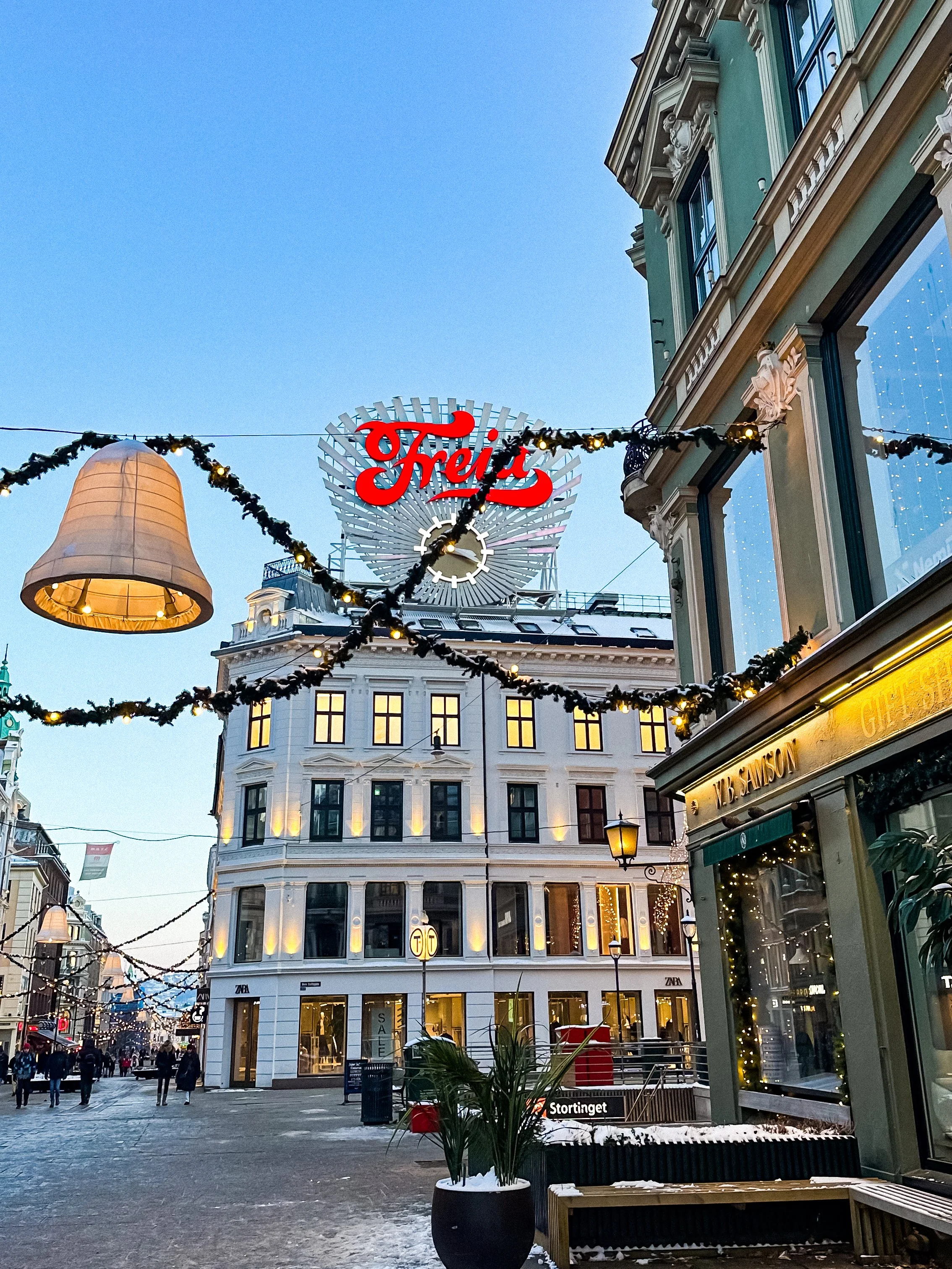 wander-senses-norway-oslo-city-center-freia-sign.jpg