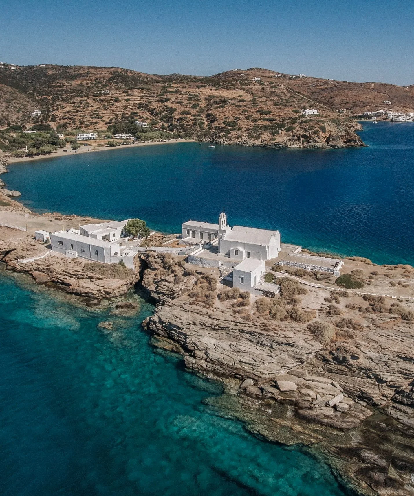 wander-senses-monastery-apokofto-beach