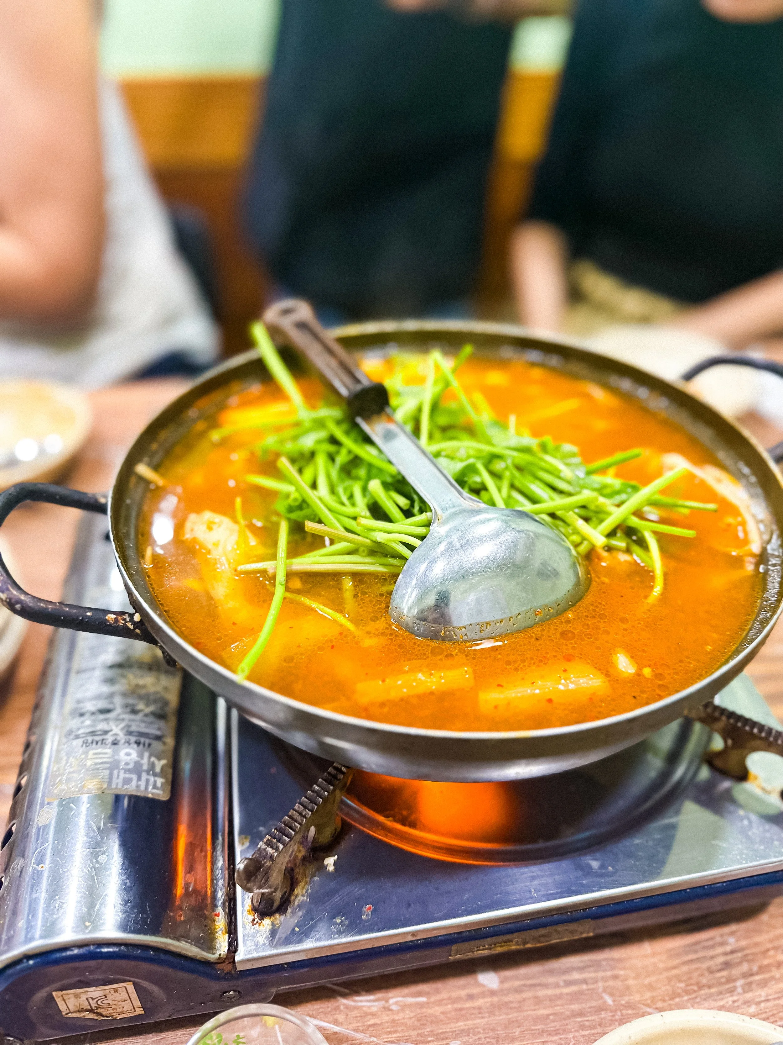 wander-senses-fish-soup-at-restaurant-at-Noryangjin-Fish-Market-seoul-south-korea.jpg