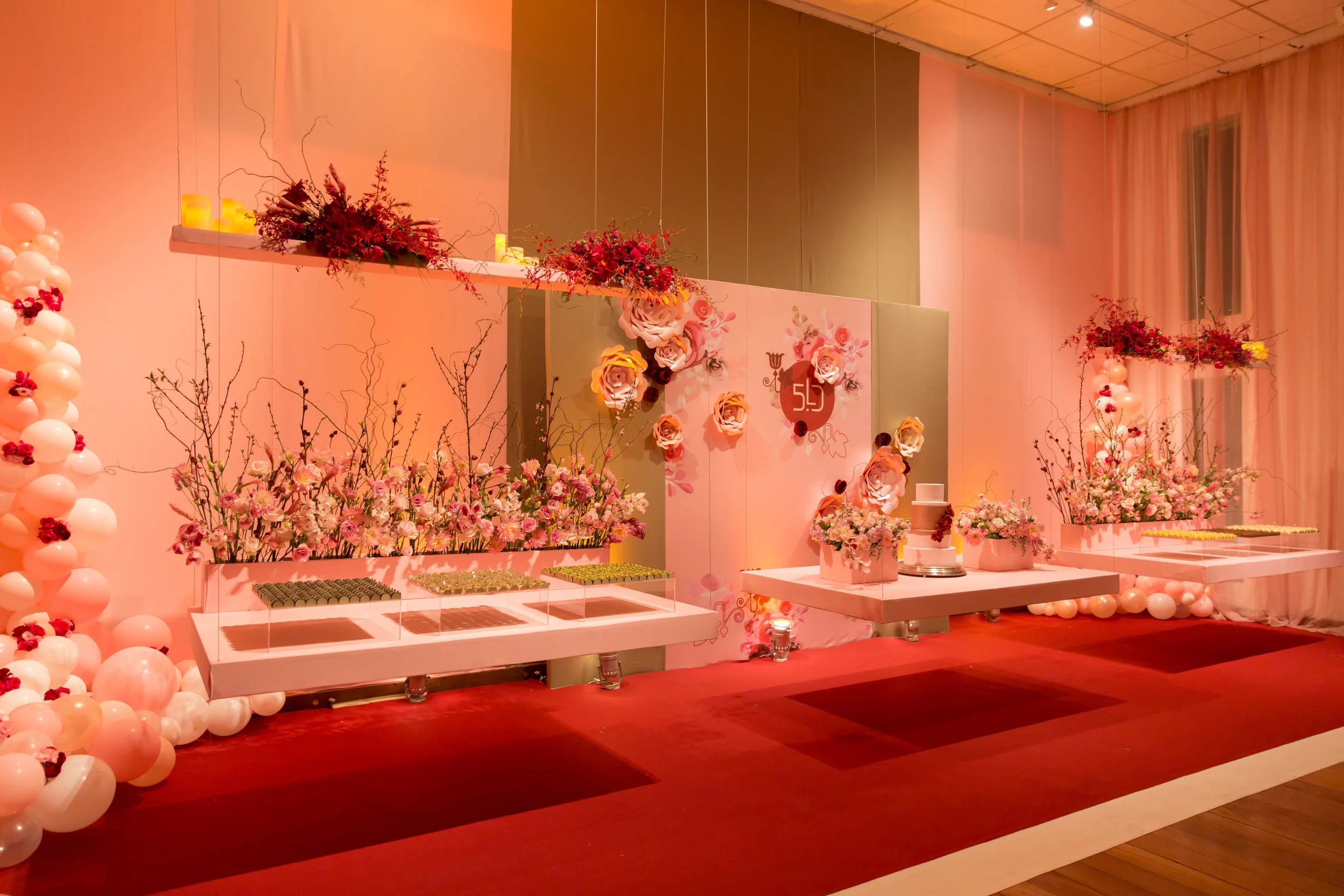 A representação gráfica apenas dá segurança do que será feito, mas nada chega perto do impacto de ver pessoalmente - aquela emoção que não podemos deixar de fazer o cliente sentir ao chegar.