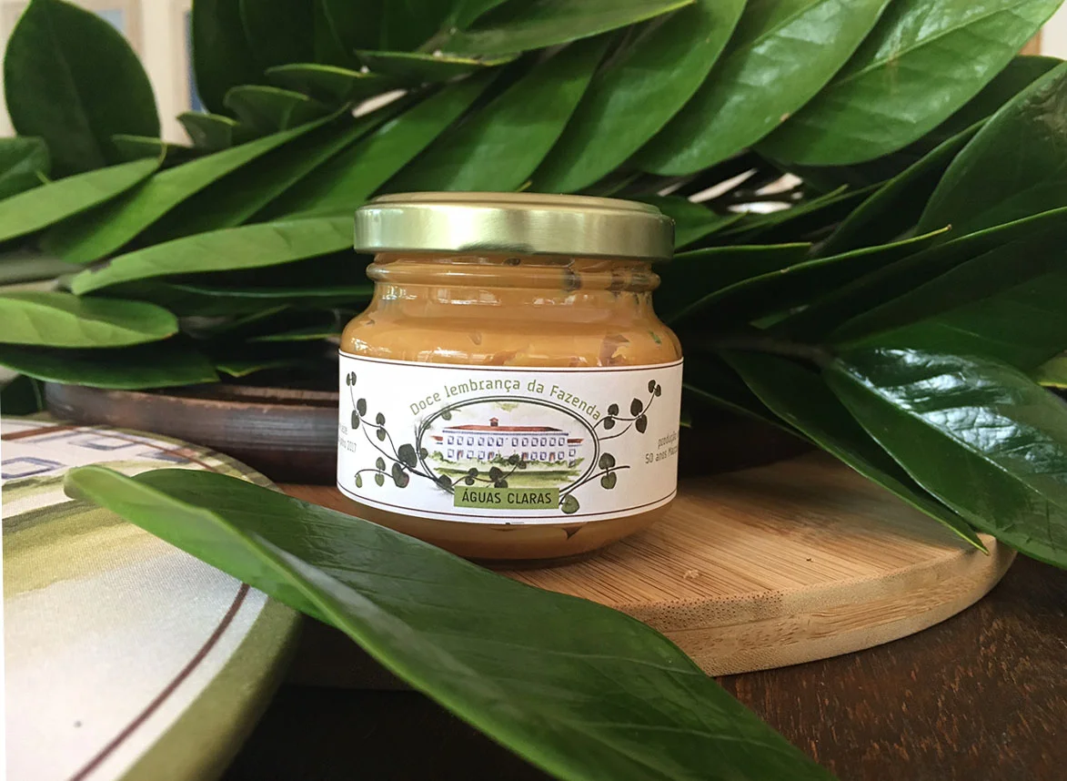 o gift foi o lindo potinho de doce de leite,&nbsp;fabricado na própria fazenda,&nbsp;de forma a enaltecer a história da fazenda e seus produtos.