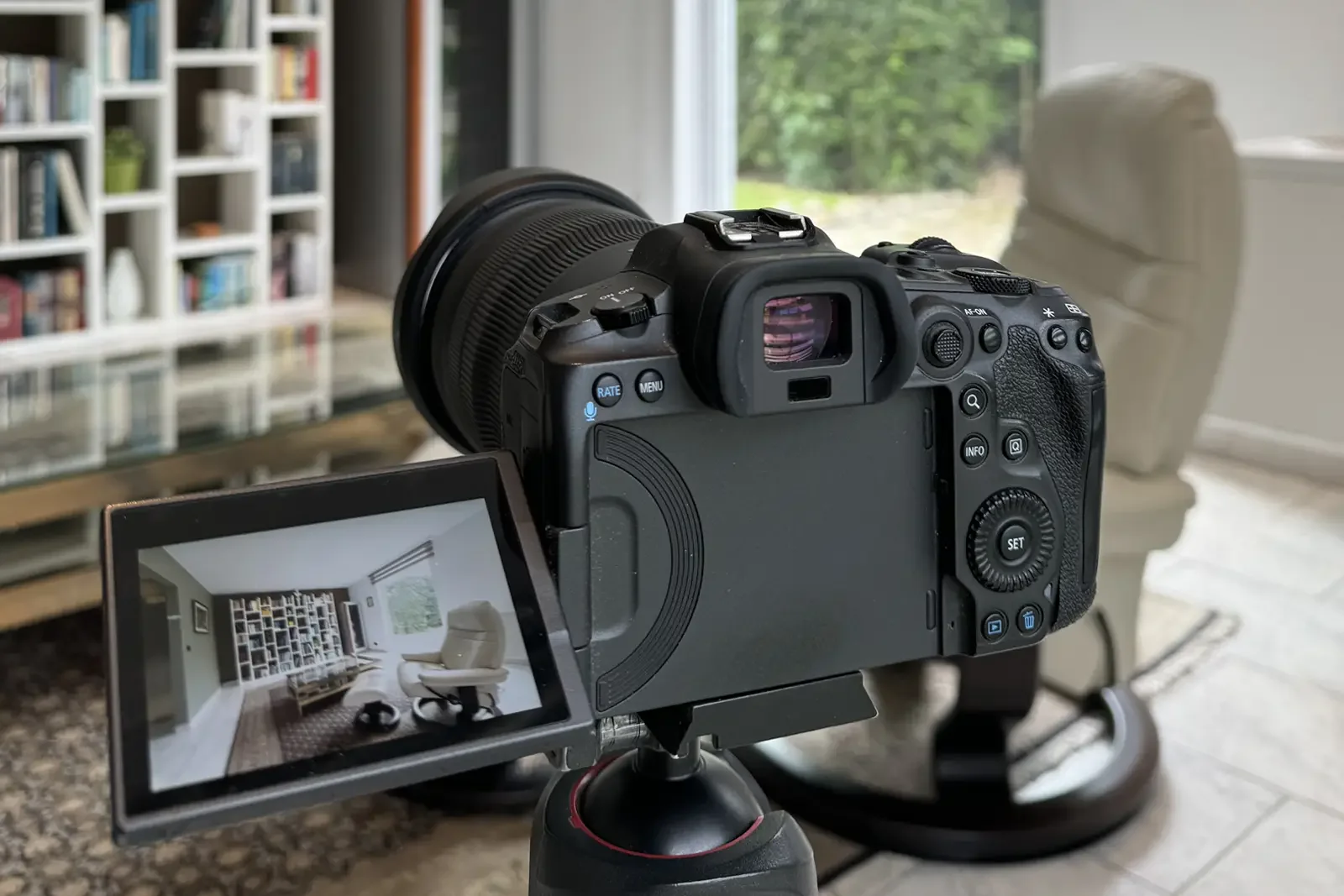 WHY SHOULD I HIRE A (GOOD) PHOTOGRAPHER?
