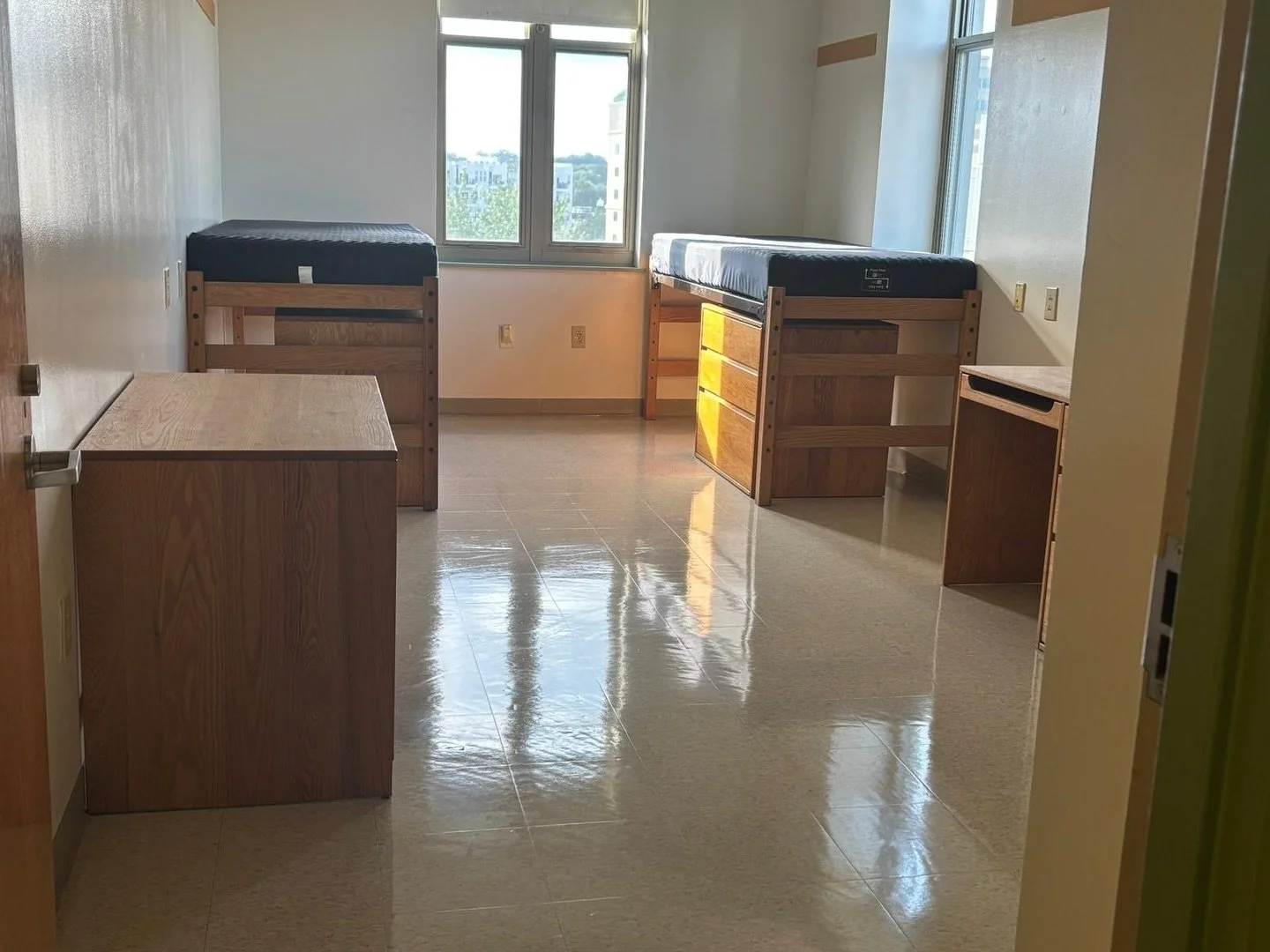 ✨ Freshly waxed and shining bright! ✨
American Diamond Janitorial completed this dorm room floor earlier this month, delivering spotless results with a glossy finish that lasts. Clean spaces, polished impressions, that’s the ADJ standard. 💎🧼