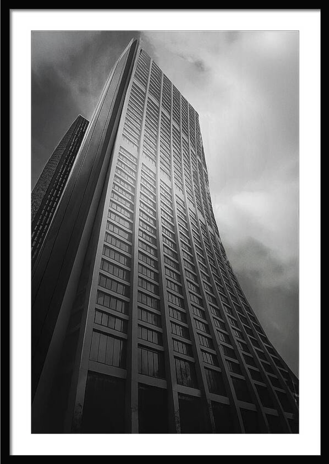 Chase Tower in Chicago manipulated to exaggerate how it bends