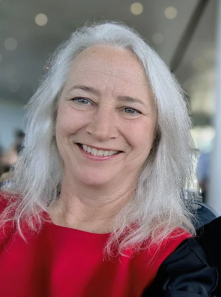 Lynn Wakefield headshot.jpg