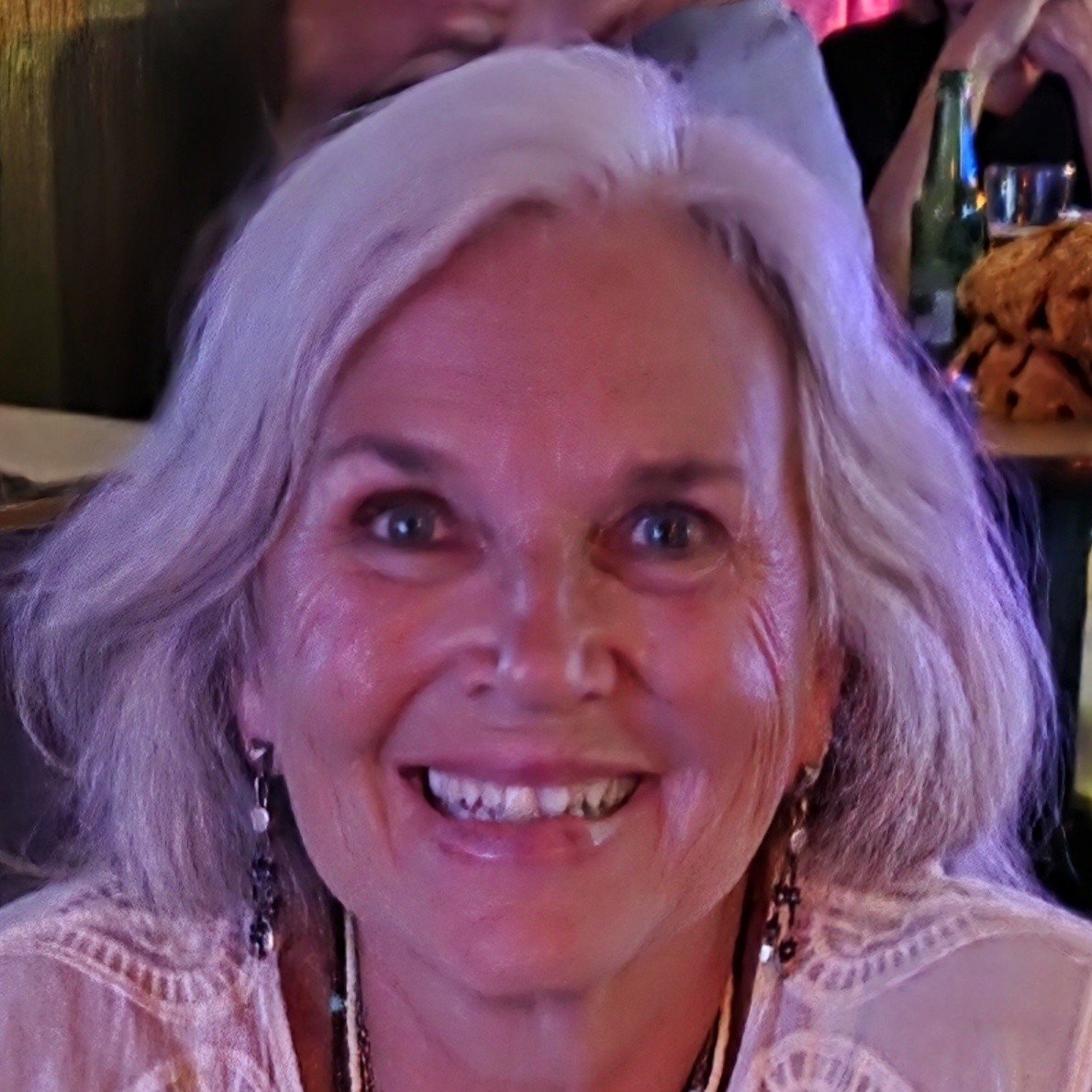 shawn ellen headshot.jpg
