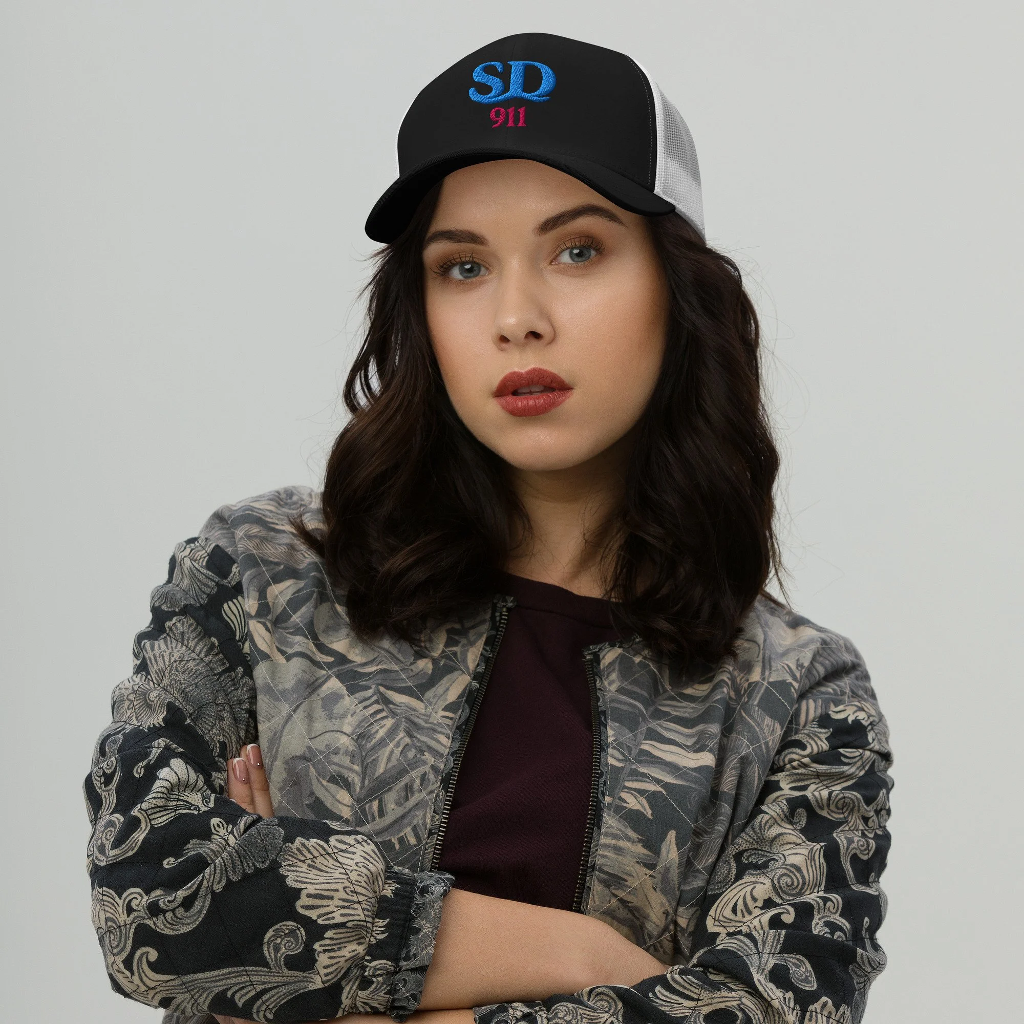 retro-trucker-hat-black-white-front-68b237e7c4ab6.jpg