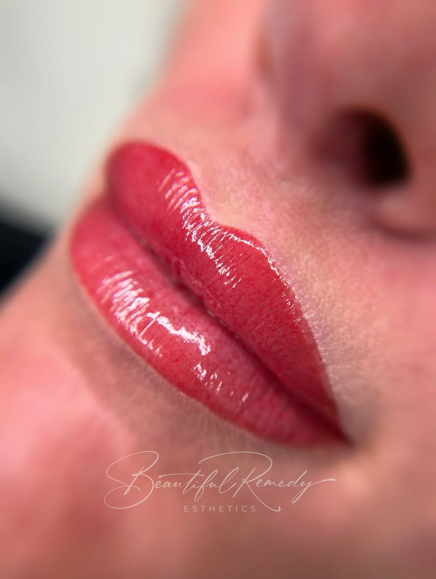 Immediate results with lip blush tattoo. Although the immediate results look bold like lipstick, this technique will fade to look like a natural blushed lip color.

It was a pleasure to blush the lovely @tracykerkhoff , she has beautiful lips!

Color