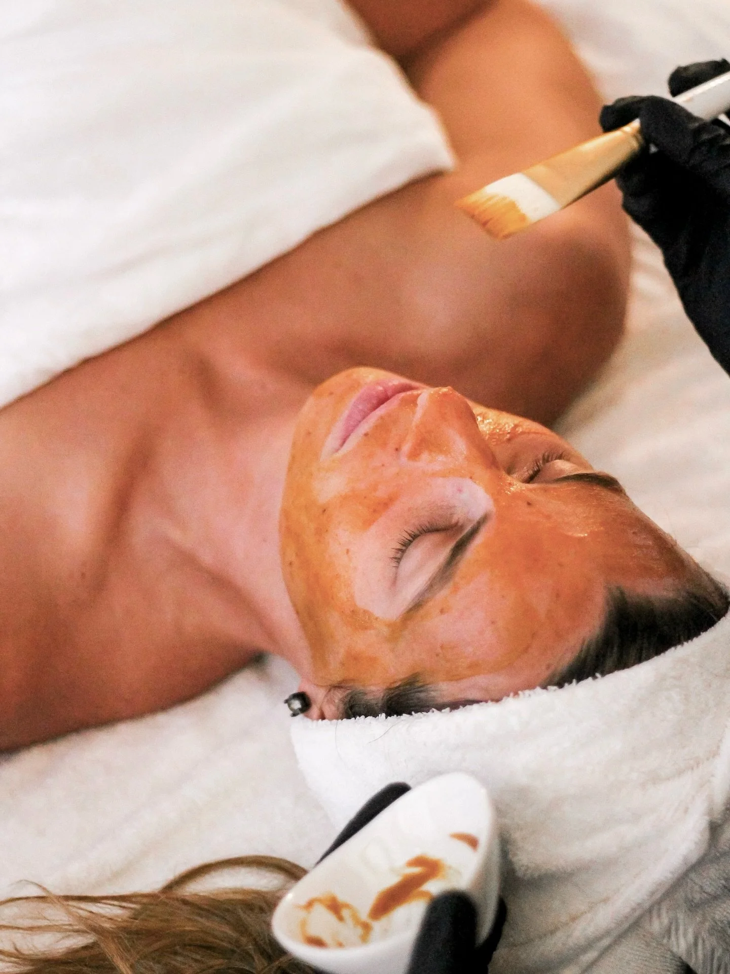 Have you booked our Fall Facial Special yet? 🍂
The Pumpkin Latte Facial blends a brightening Pumpkin Enzyme Mask with a warm coffee butter massage &mdash; the perfect cozy escape for your skin (and your senses). ✨
Spots are filling fast &mdash; rese