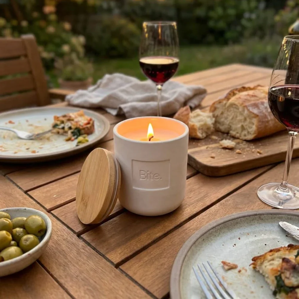bite-outdoor-candle-1.webp